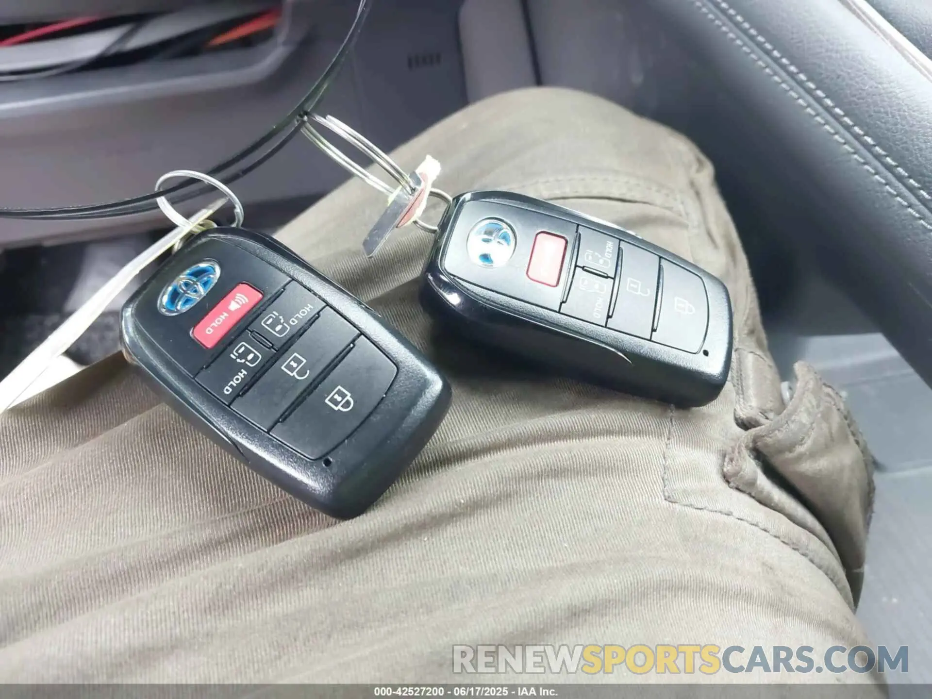 11 fotografías del automóvil dañado 5TDKRKECXRS216431 TOYOTA SIENNA 2024