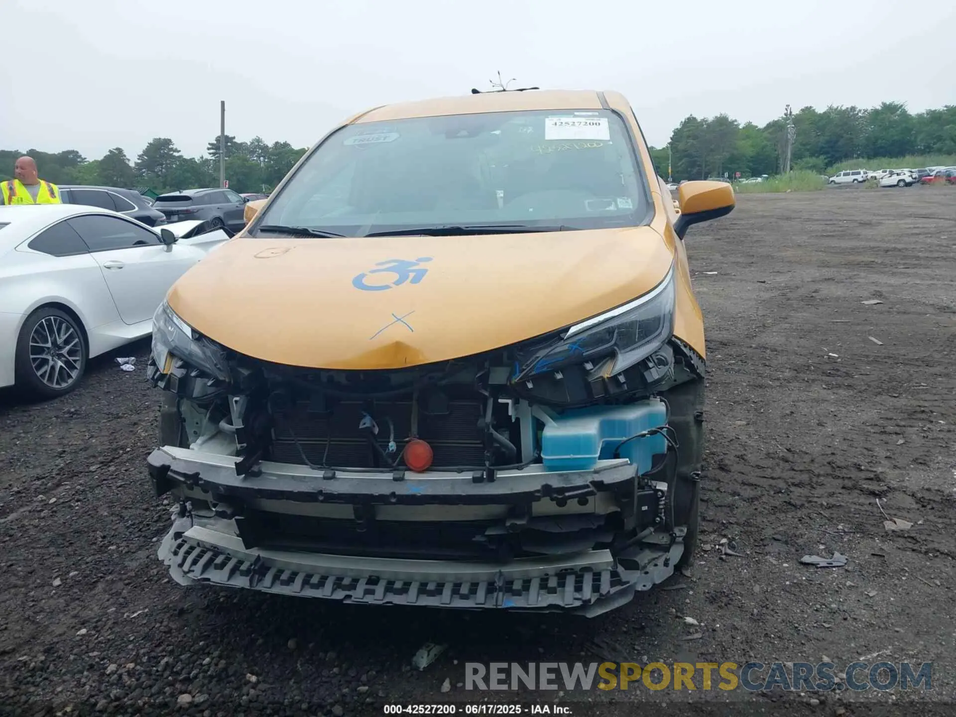 12 fotografías del automóvil dañado 5TDKRKECXRS216431 TOYOTA SIENNA 2024