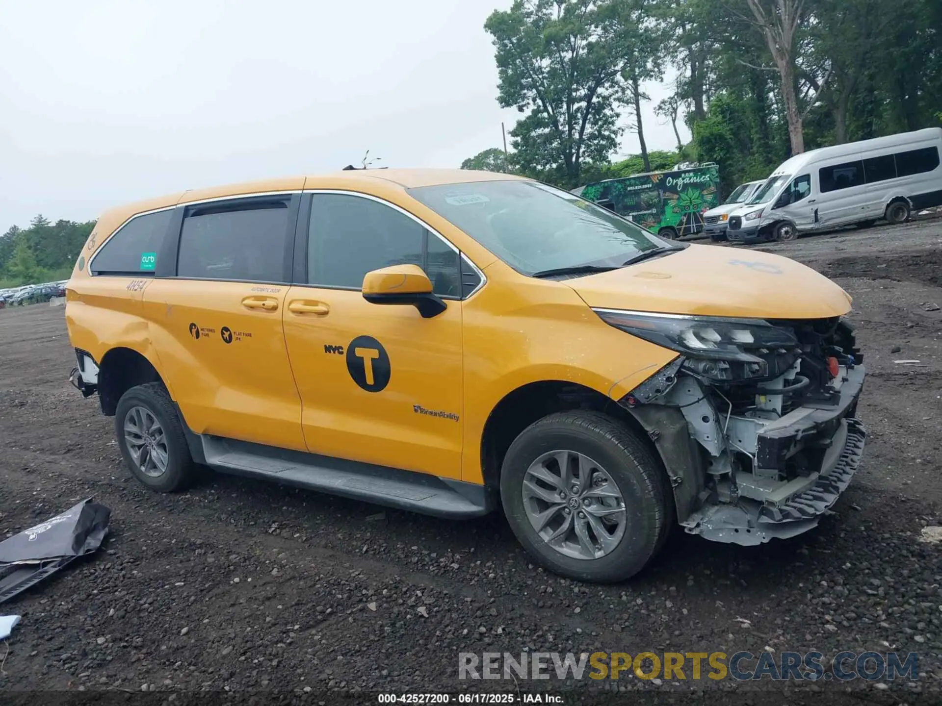 13 fotografías del automóvil dañado 5TDKRKECXRS216431 TOYOTA SIENNA 2024