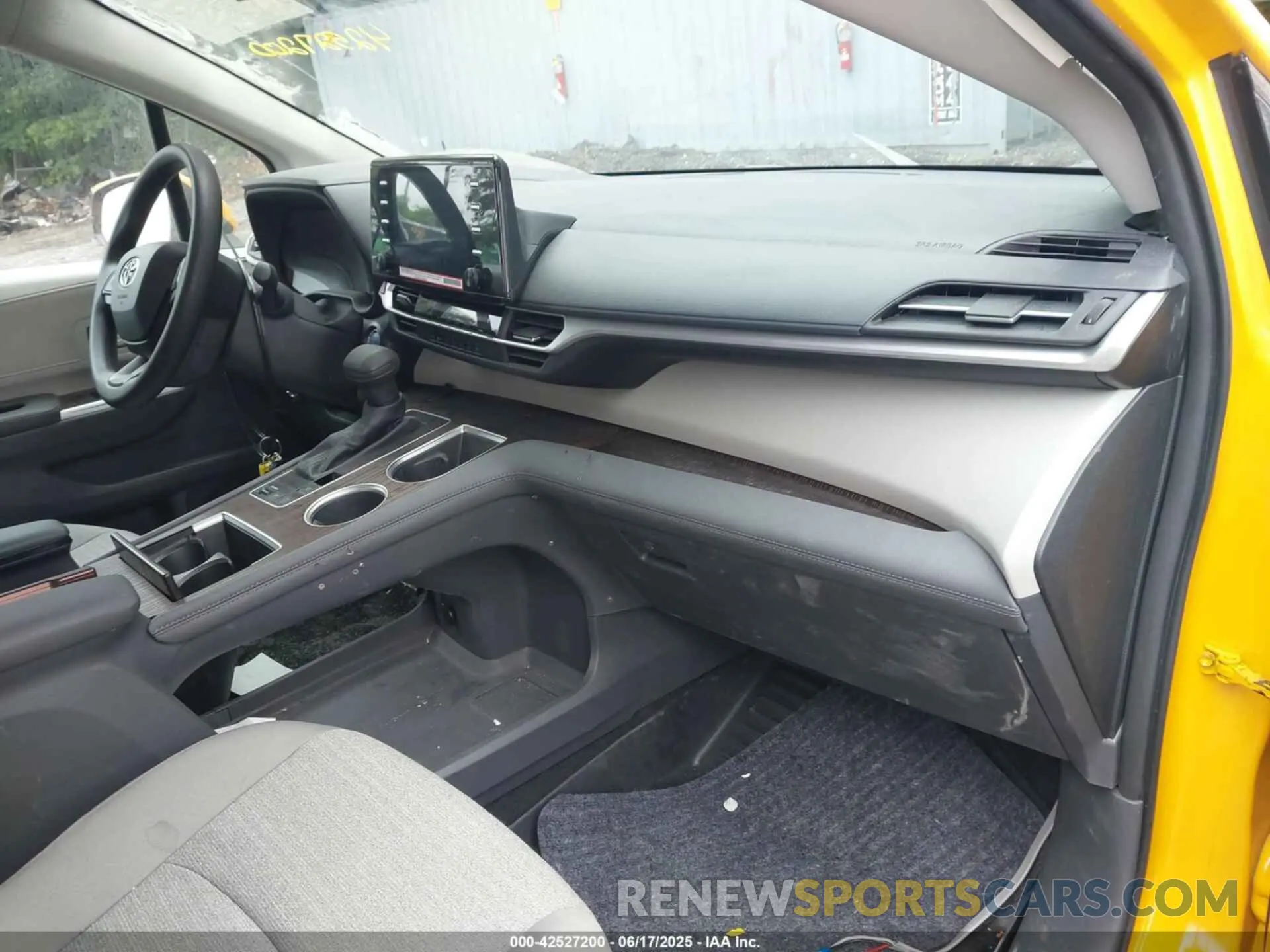 5 fotografías del automóvil dañado 5TDKRKECXRS216431 TOYOTA SIENNA 2024