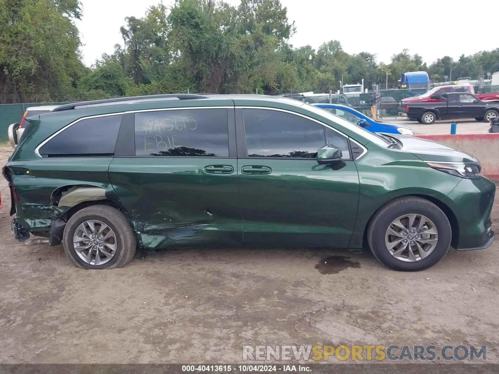 14 fotografías del automóvil dañado 5TDKSKFC1RS129035 TOYOTA SIENNA 2024