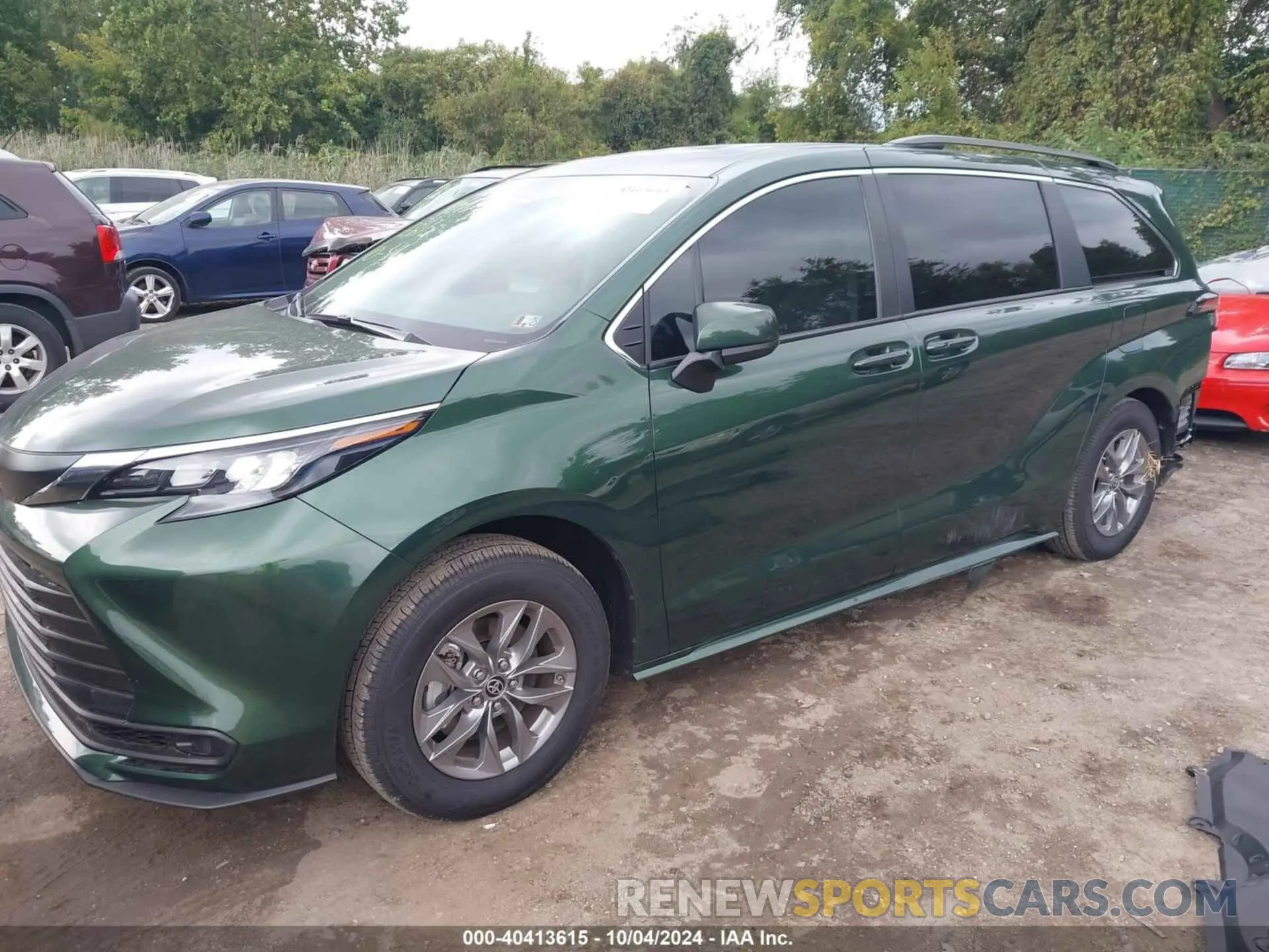 2 fotografías del automóvil dañado 5TDKSKFC1RS129035 TOYOTA SIENNA 2024