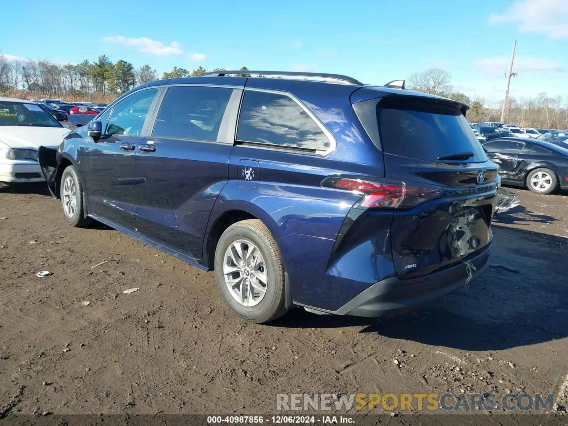 3 fotografías del automóvil dañado 5TDKSKFCXRS144343 TOYOTA SIENNA 2024