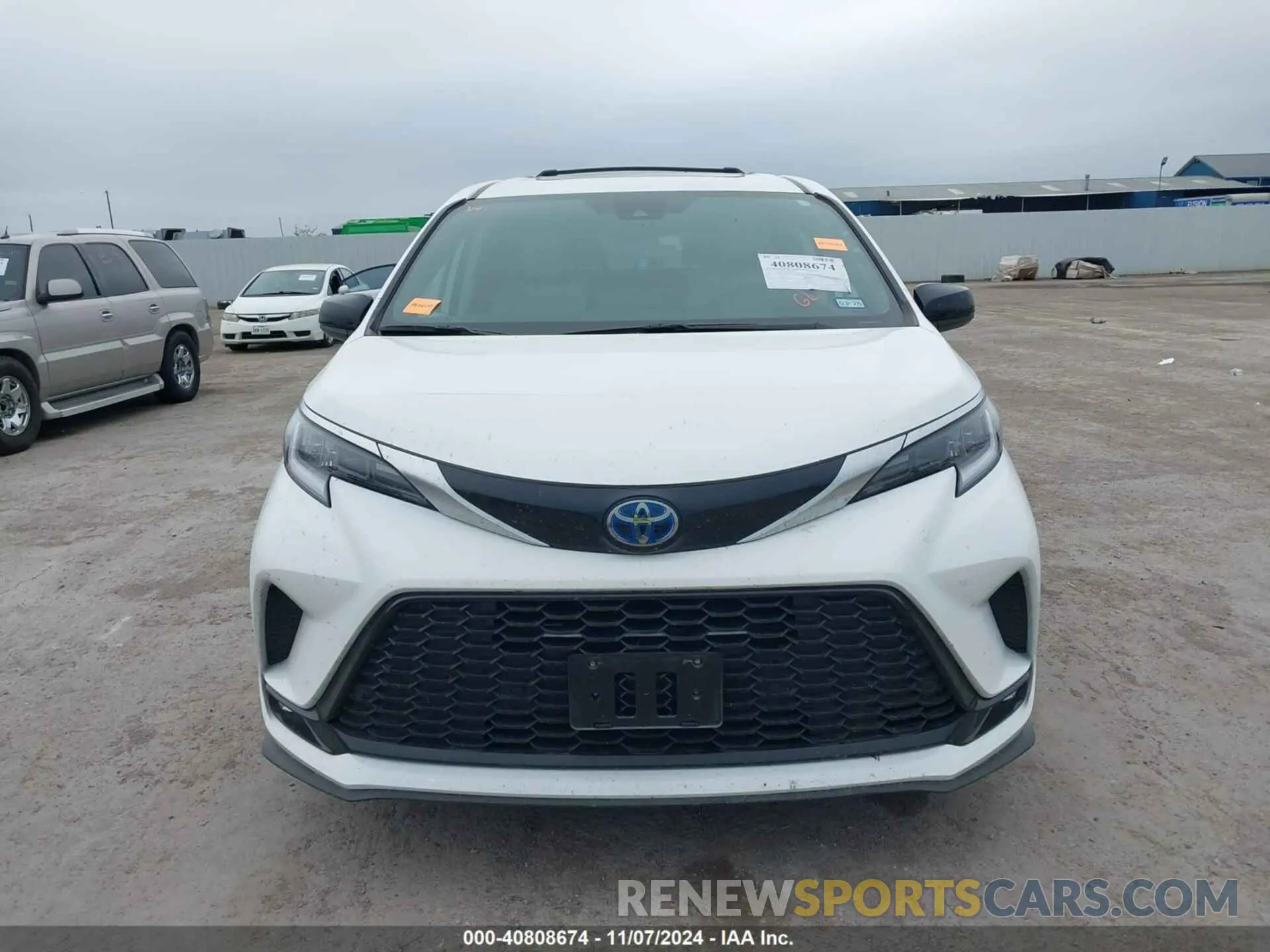 12 fotografías del automóvil dañado 5TDXRKEC1RS198486 TOYOTA SIENNA 2024