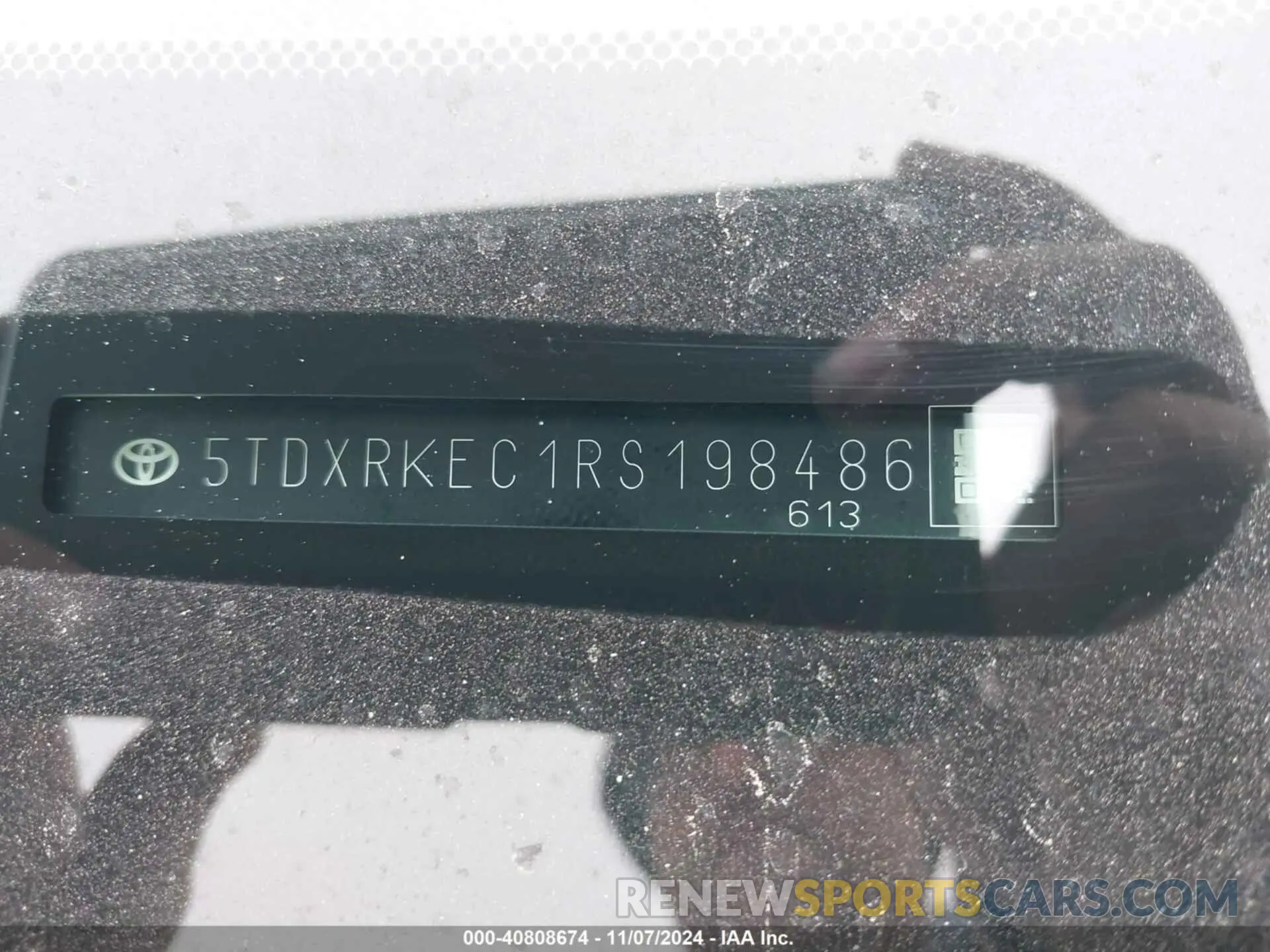 17 fotografías del automóvil dañado 5TDXRKEC1RS198486 TOYOTA SIENNA 2024