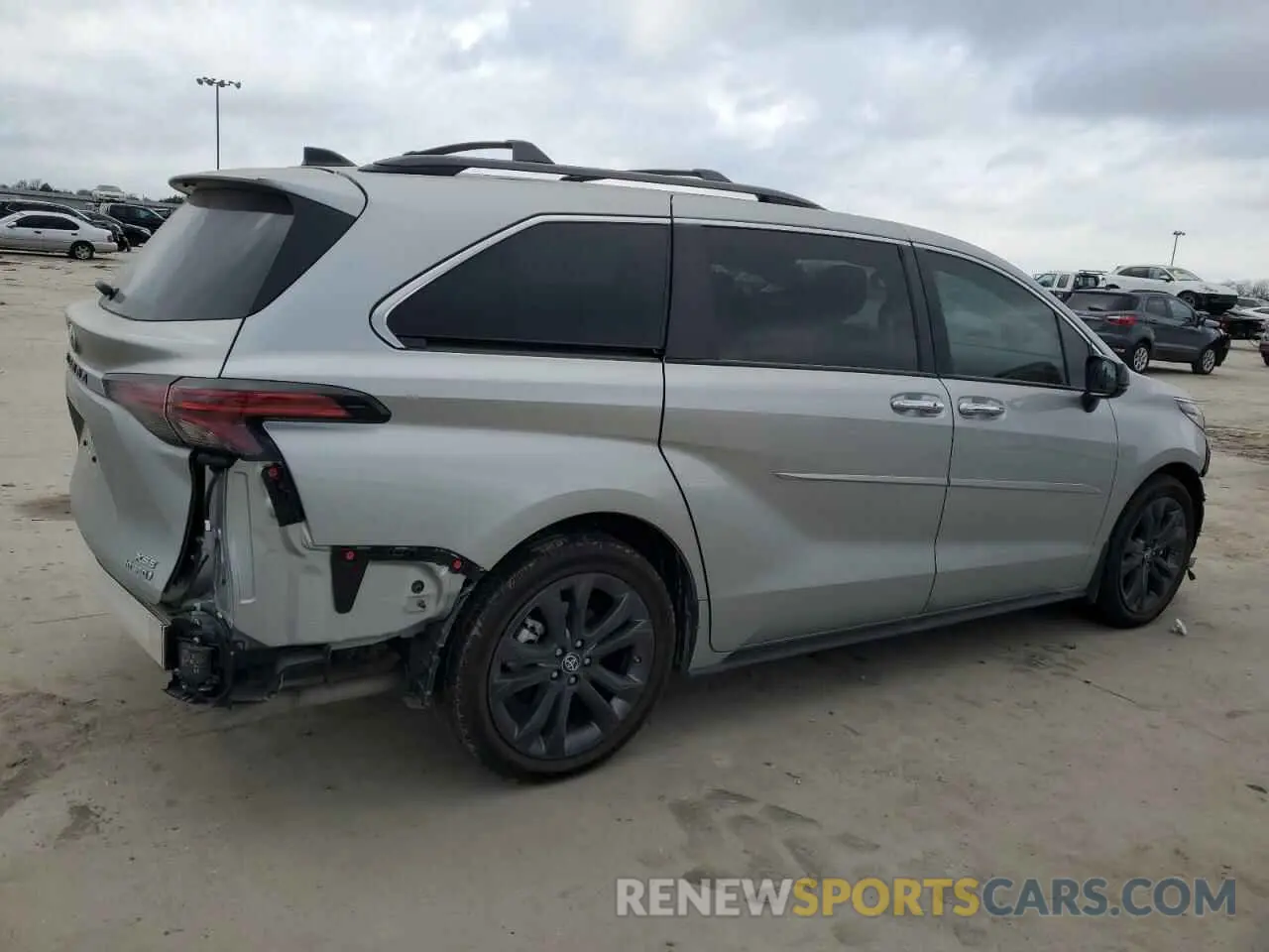 3 fotografías del automóvil dañado 5TDXRKEC5RS212017 TOYOTA SIENNA 2024