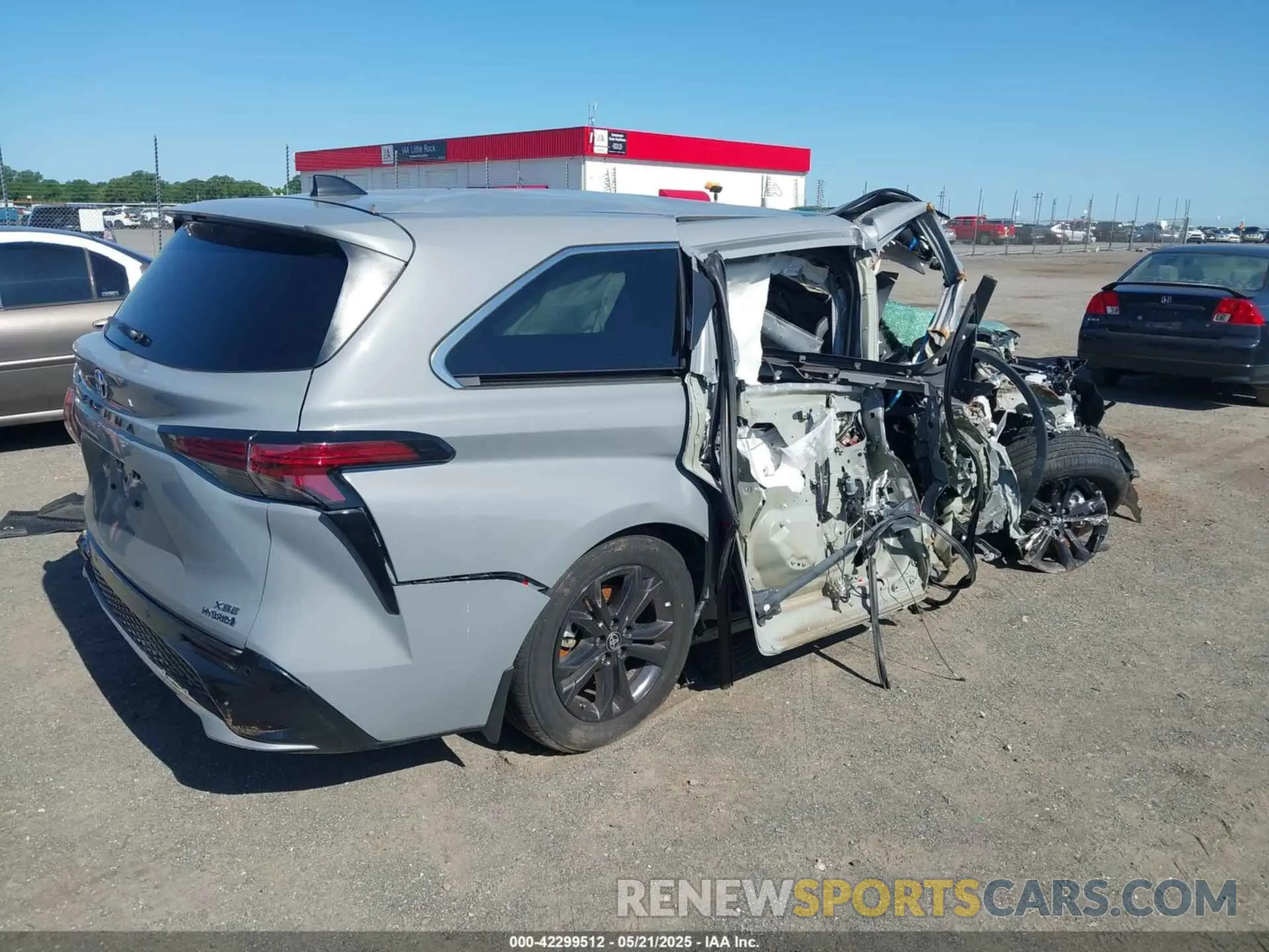 4 fotografías del automóvil dañado 5TDXSKFC0RS135429 TOYOTA SIENNA 2024