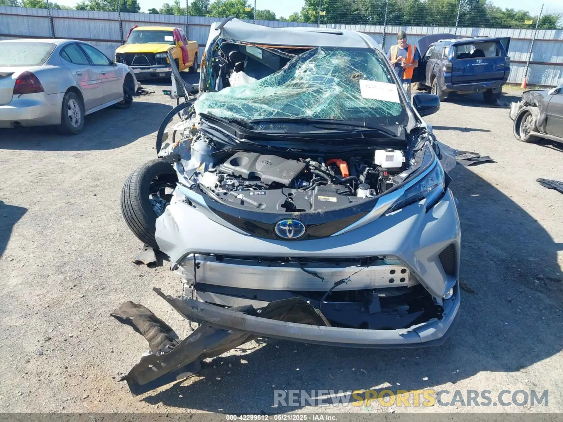 6 fotografías del automóvil dañado 5TDXSKFC0RS135429 TOYOTA SIENNA 2024