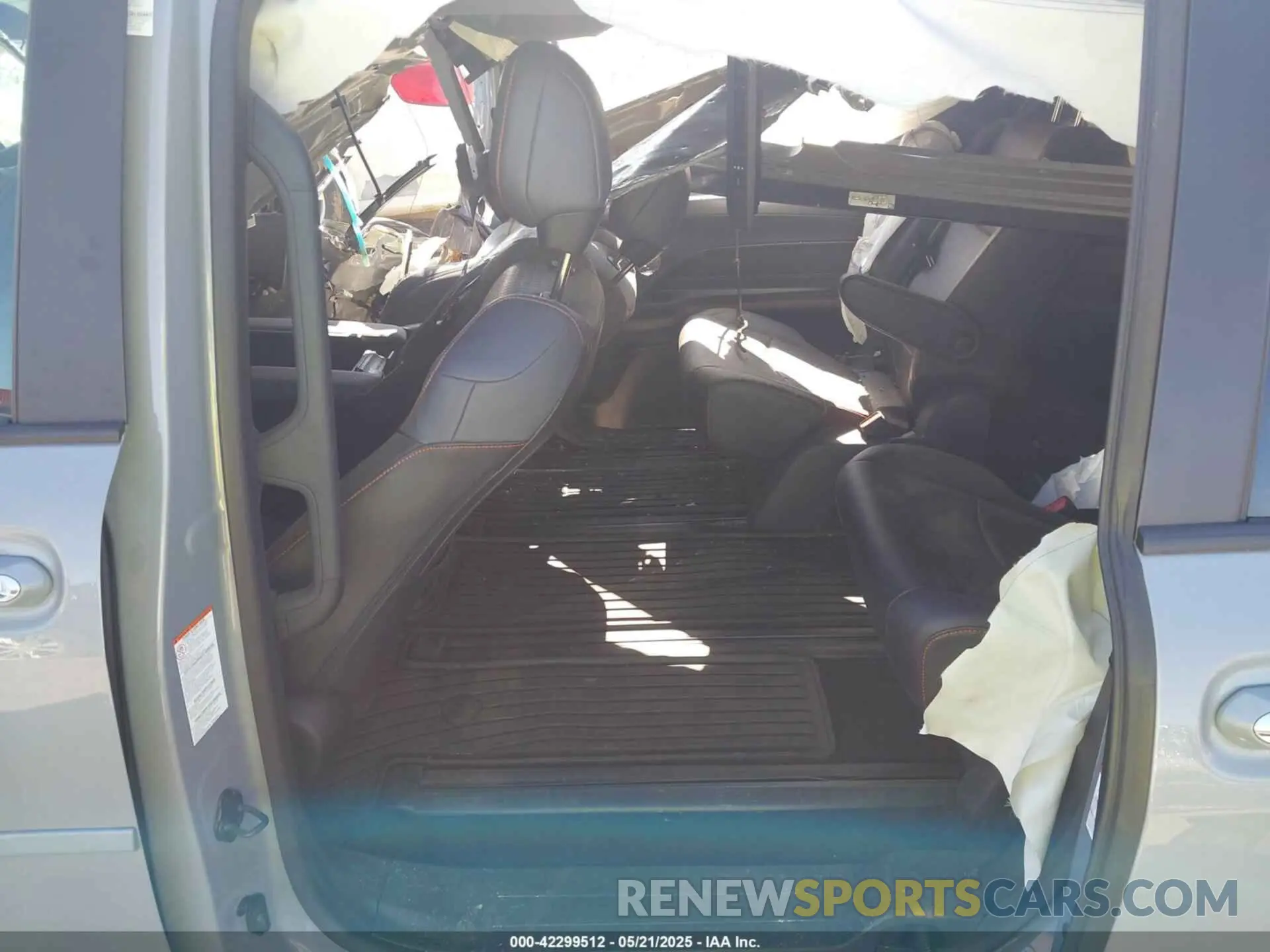 8 fotografías del automóvil dañado 5TDXSKFC0RS135429 TOYOTA SIENNA 2024