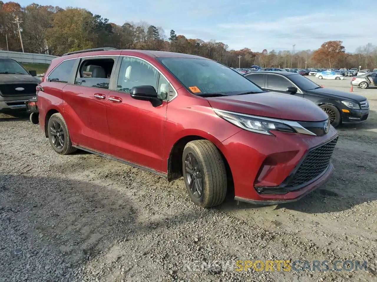 4 fotografías del automóvil dañado 5TDXSKFC4RS112915 TOYOTA SIENNA 2024