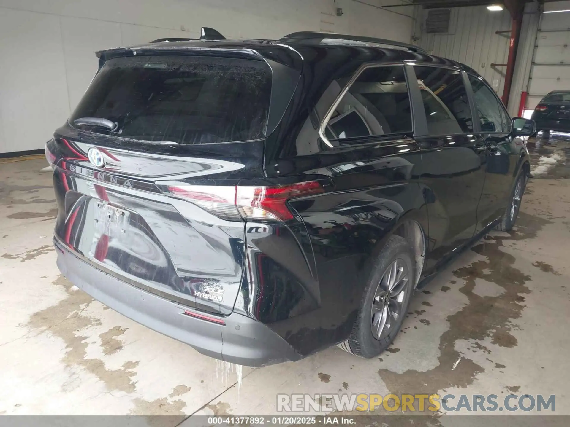 4 fotografías del automóvil dañado 5TDYRKEC3RS186814 TOYOTA SIENNA 2024