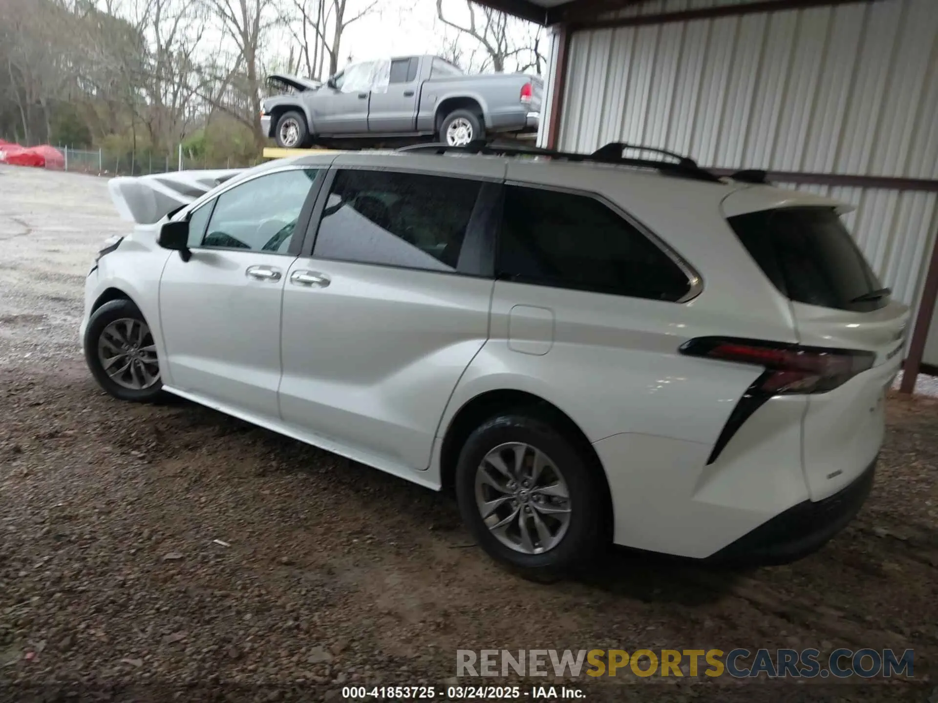 3 fotografías del automóvil dañado 5TDYRKEC3RS190684 TOYOTA SIENNA 2024
