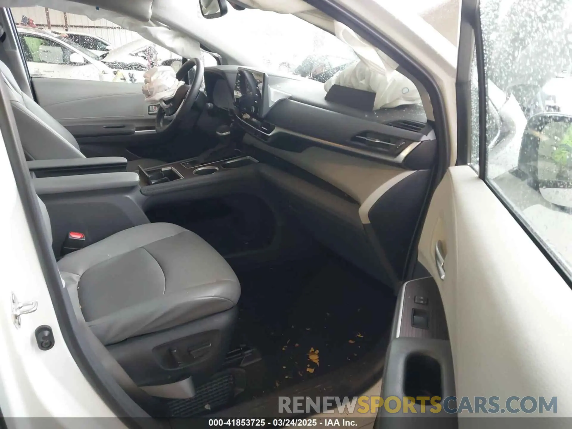 5 fotografías del automóvil dañado 5TDYRKEC3RS190684 TOYOTA SIENNA 2024