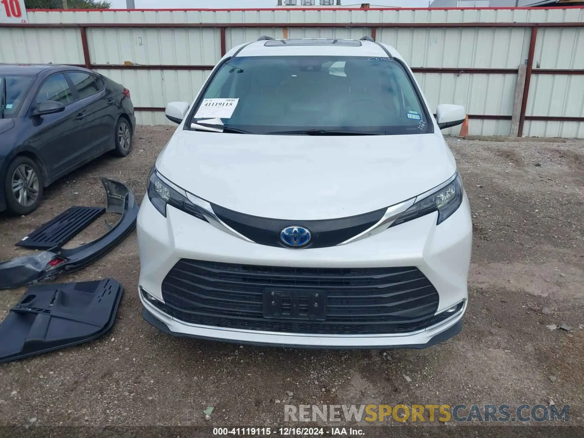 13 fotografías del automóvil dañado 5TDYRKEC4RS187762 TOYOTA SIENNA 2024