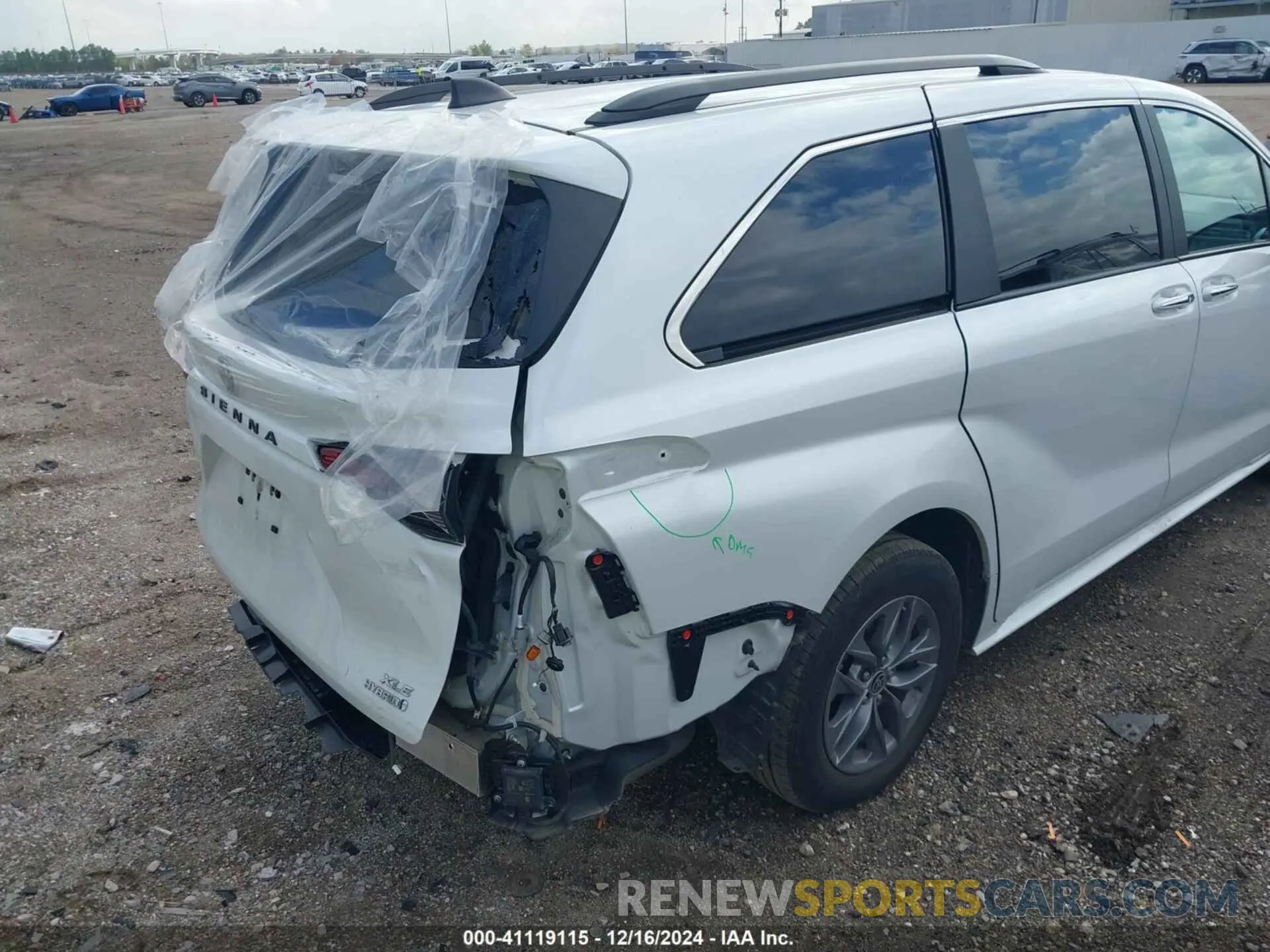 18 fotografías del automóvil dañado 5TDYRKEC4RS187762 TOYOTA SIENNA 2024