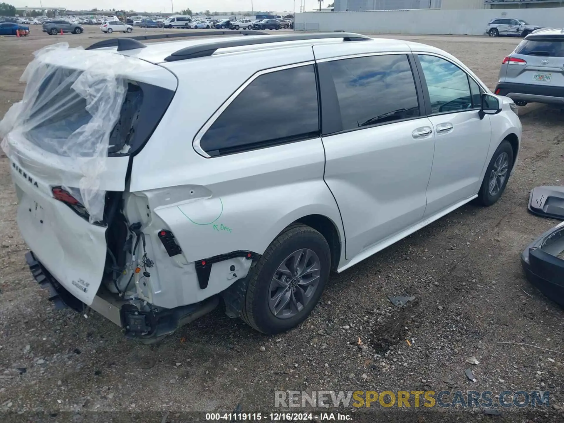 4 fotografías del automóvil dañado 5TDYRKEC4RS187762 TOYOTA SIENNA 2024