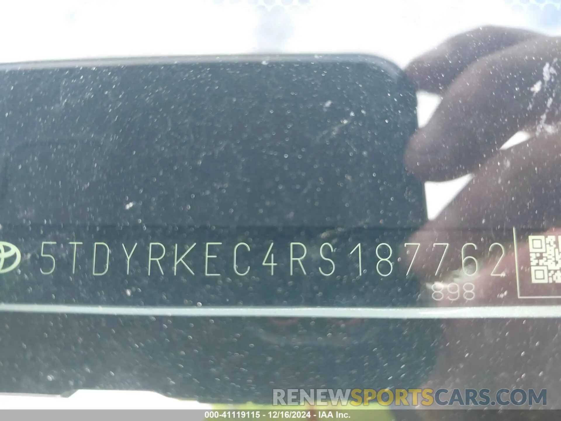 9 fotografías del automóvil dañado 5TDYRKEC4RS187762 TOYOTA SIENNA 2024