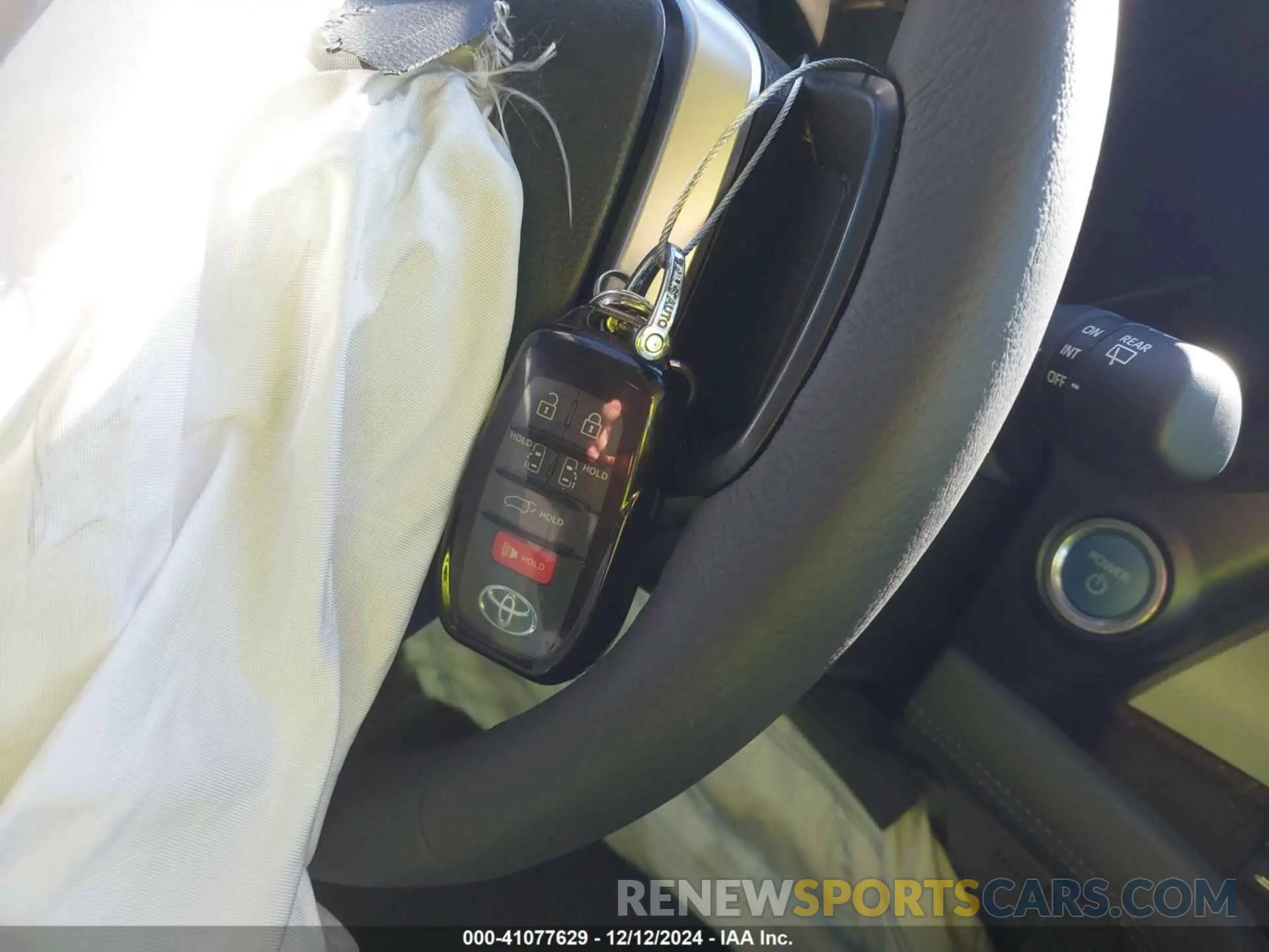 11 fotografías del automóvil dañado 5TDYRKEC6RS204805 TOYOTA SIENNA 2024