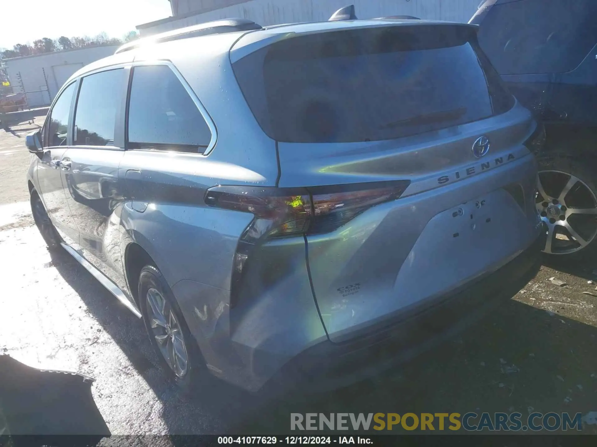 3 fotografías del automóvil dañado 5TDYRKEC6RS204805 TOYOTA SIENNA 2024