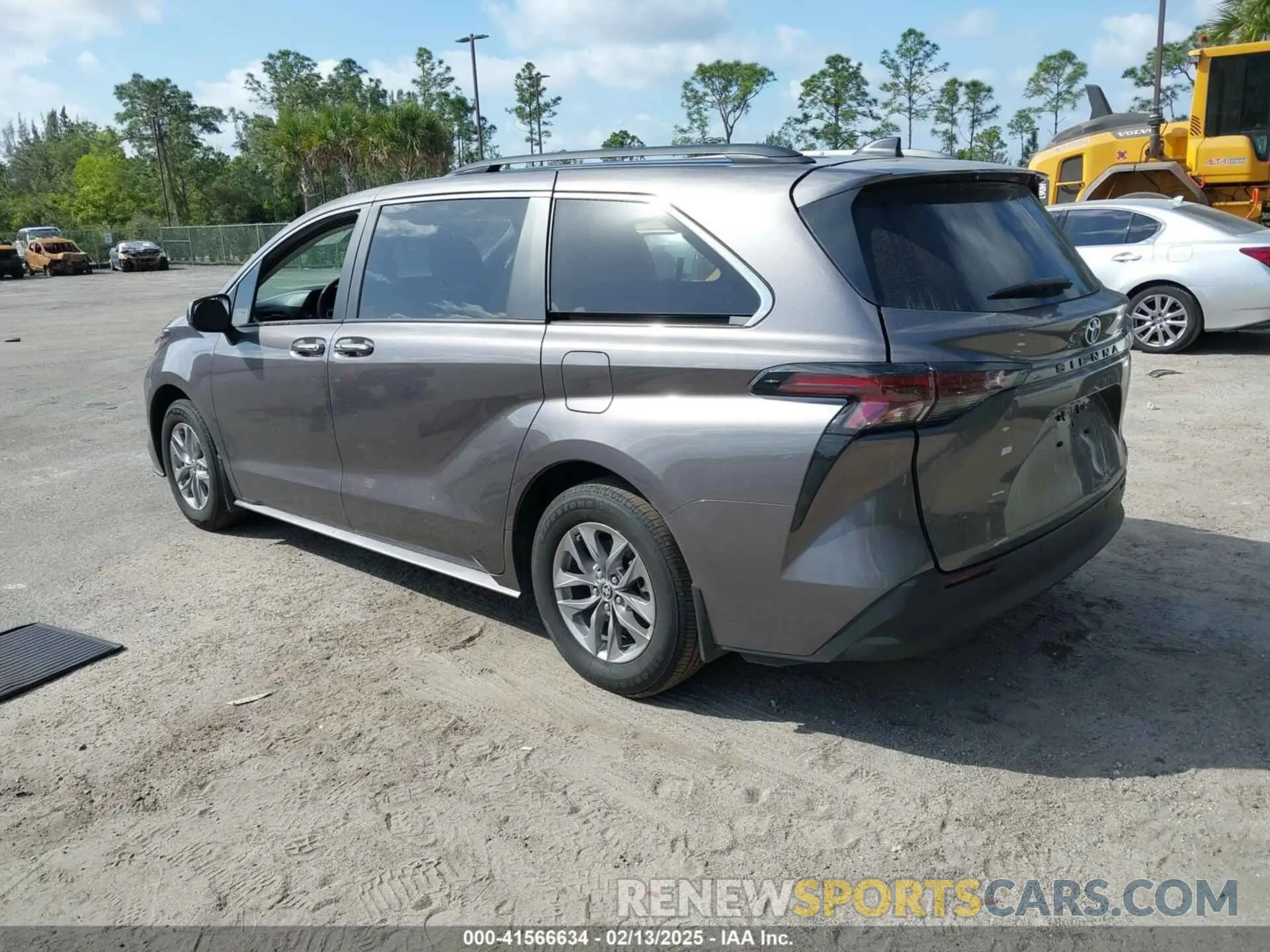 3 fotografías del automóvil dañado 5TDYRKEC7RS224934 TOYOTA SIENNA 2024