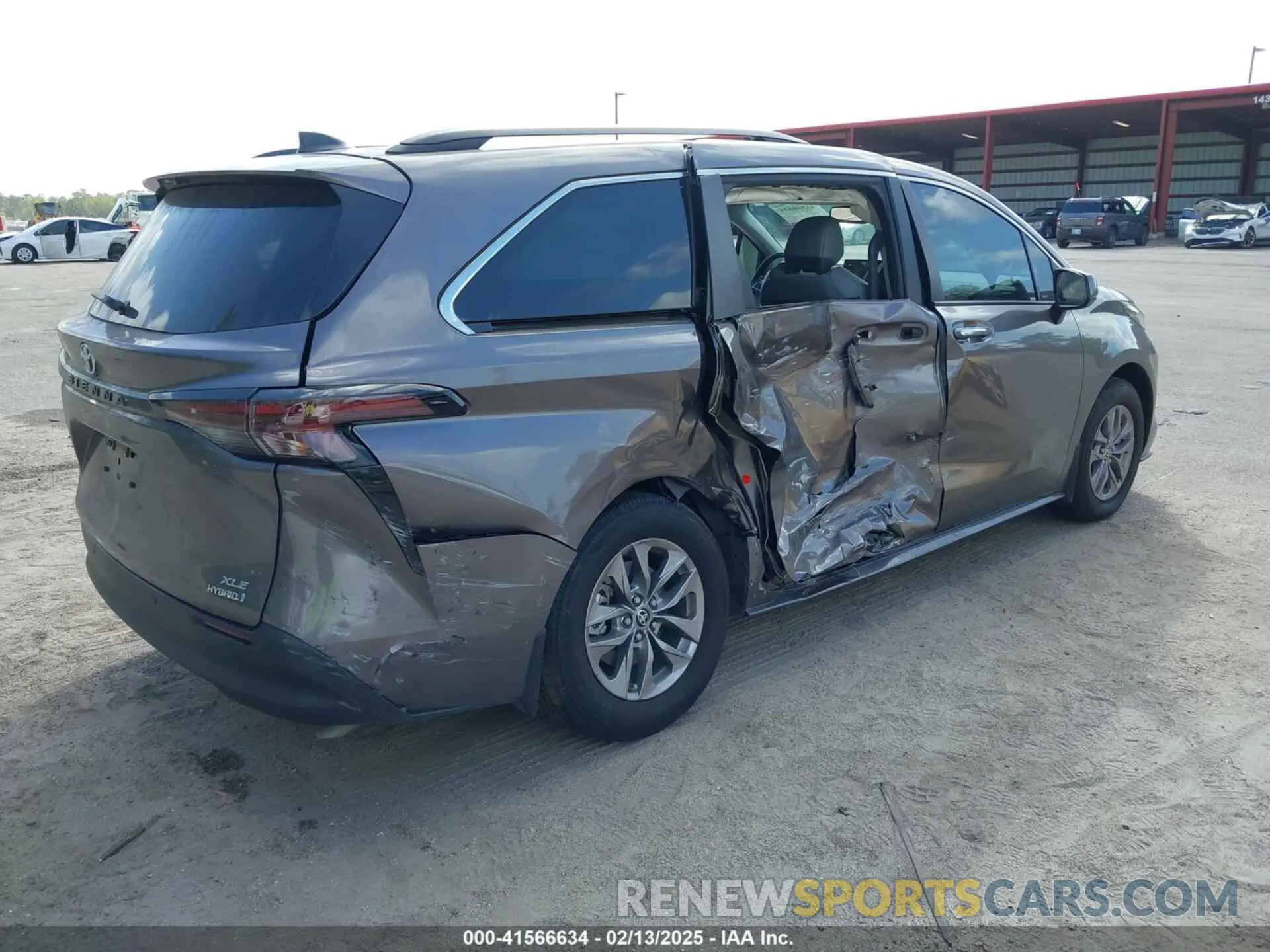 4 fotografías del automóvil dañado 5TDYRKEC7RS224934 TOYOTA SIENNA 2024