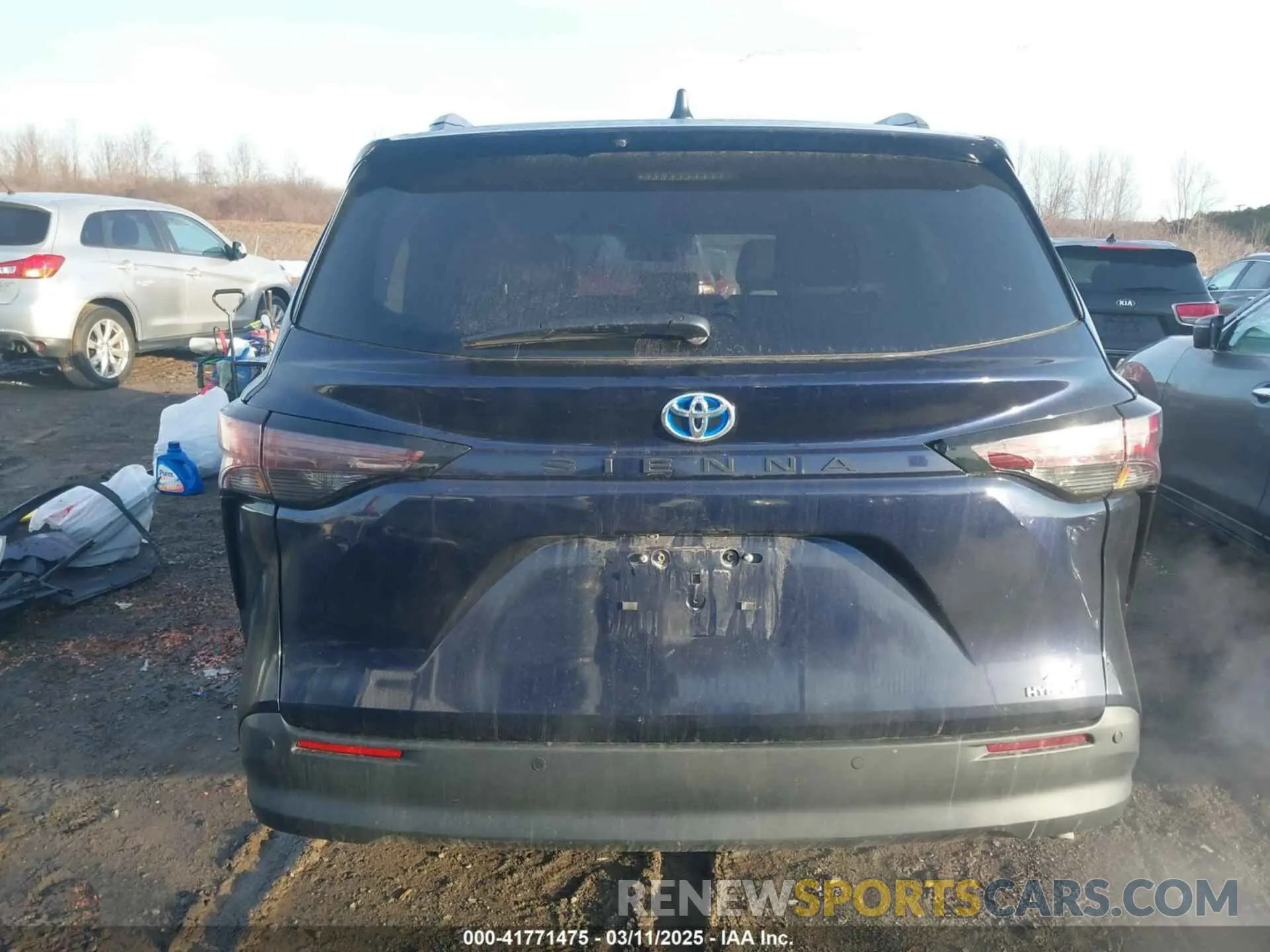 17 fotografías del automóvil dañado 5TDYRKEC8RS215451 TOYOTA SIENNA 2024