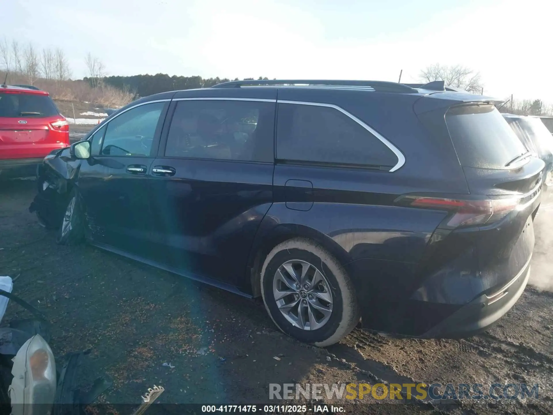 3 fotografías del automóvil dañado 5TDYRKEC8RS215451 TOYOTA SIENNA 2024