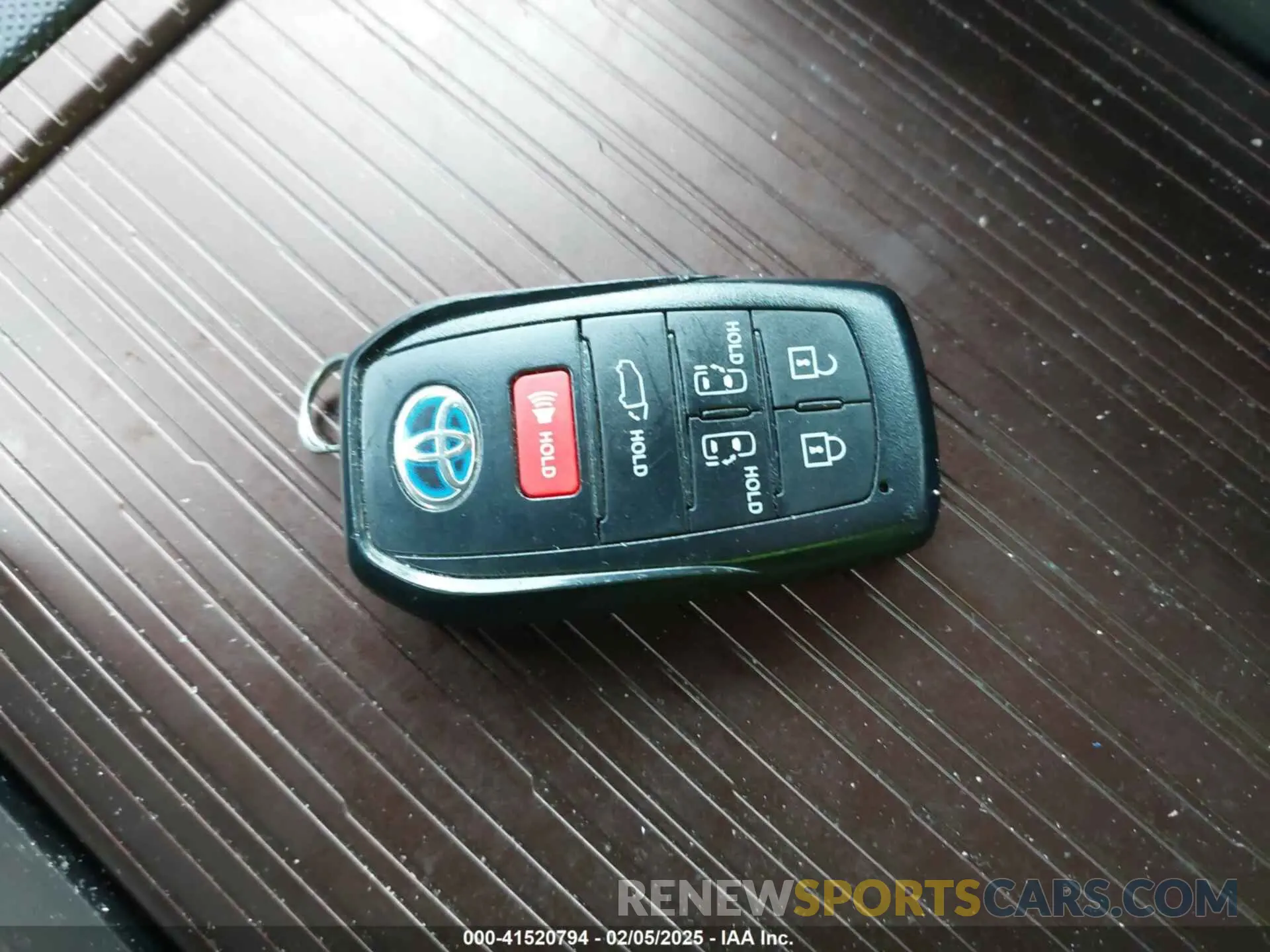 11 fotografías del automóvil dañado 5TDYRKEC9RS181312 TOYOTA SIENNA 2024