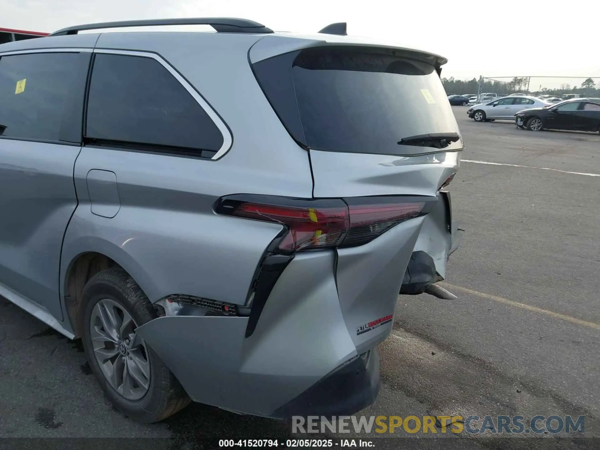 18 fotografías del automóvil dañado 5TDYRKEC9RS181312 TOYOTA SIENNA 2024