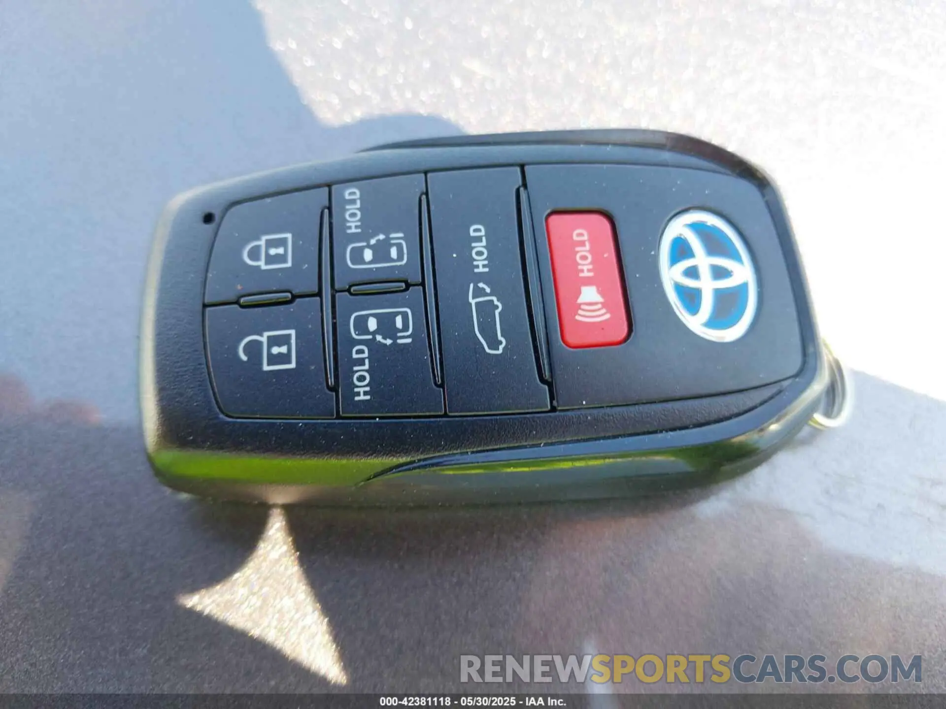 11 fotografías del automóvil dañado 5TDYRKECXRS180167 TOYOTA SIENNA 2024