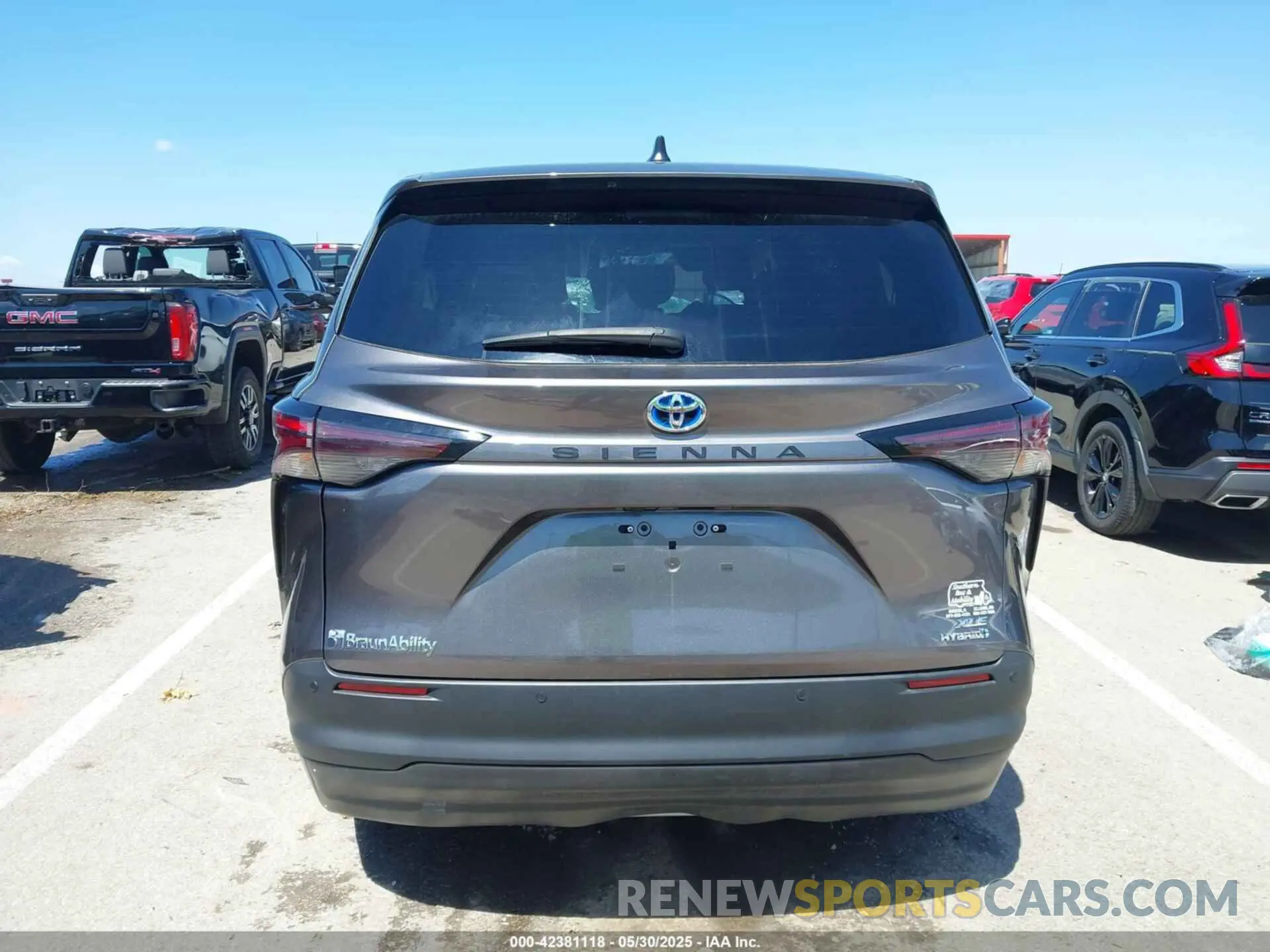 16 fotografías del automóvil dañado 5TDYRKECXRS180167 TOYOTA SIENNA 2024