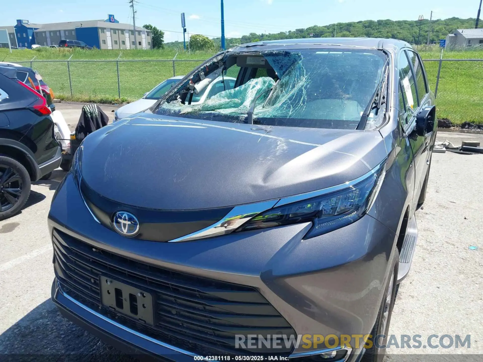 6 fotografías del automóvil dañado 5TDYRKECXRS180167 TOYOTA SIENNA 2024