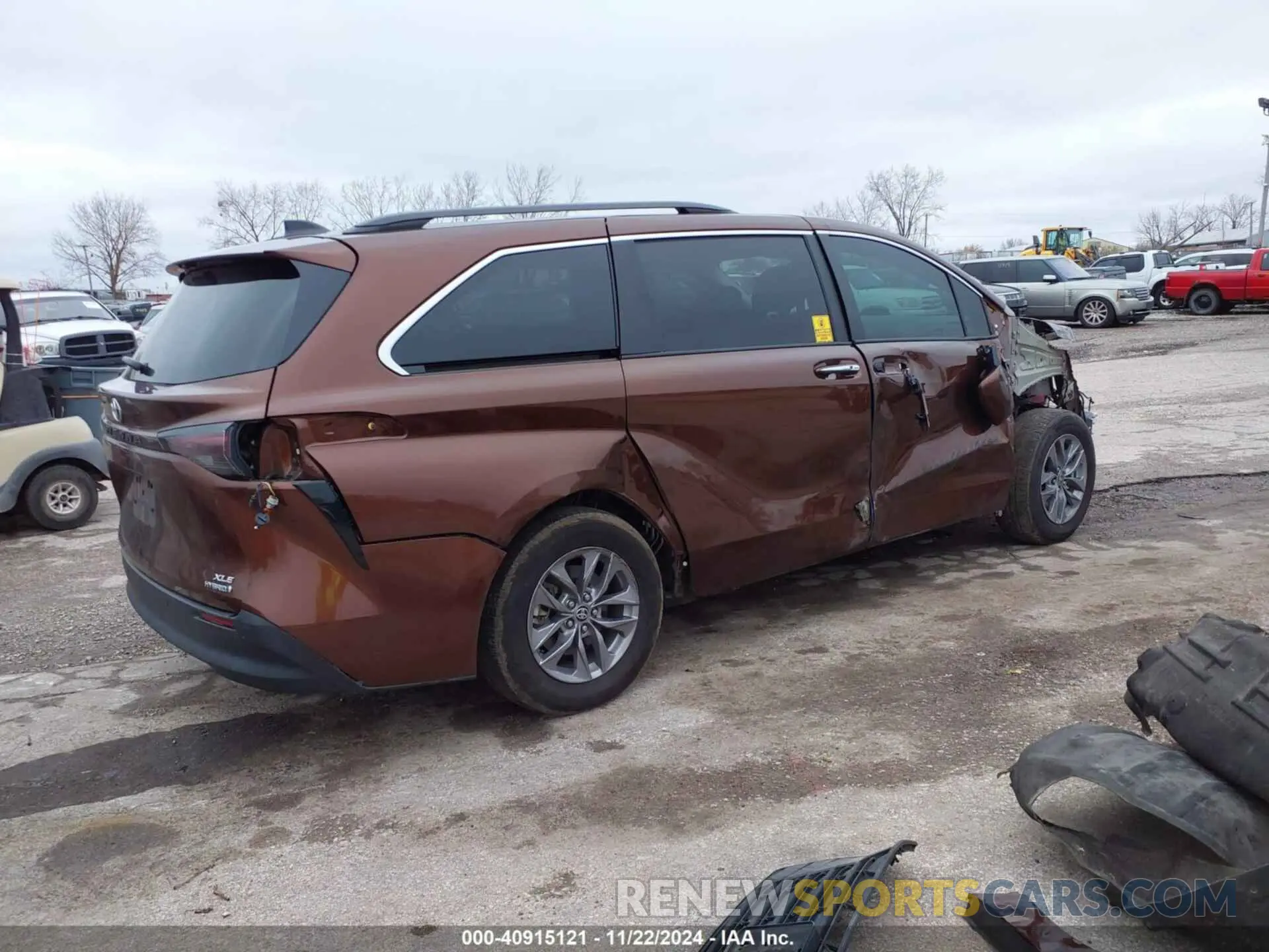 4 fotografías del automóvil dañado 5TDYSKFC9RS120030 TOYOTA SIENNA 2024