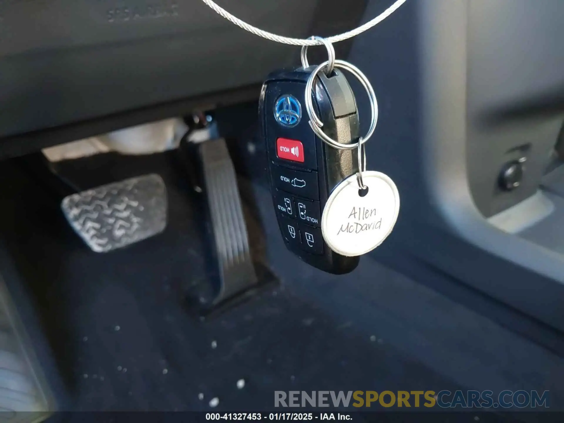 11 fotografías del automóvil dañado 5TDZRKEC7RS215946 TOYOTA SIENNA 2024