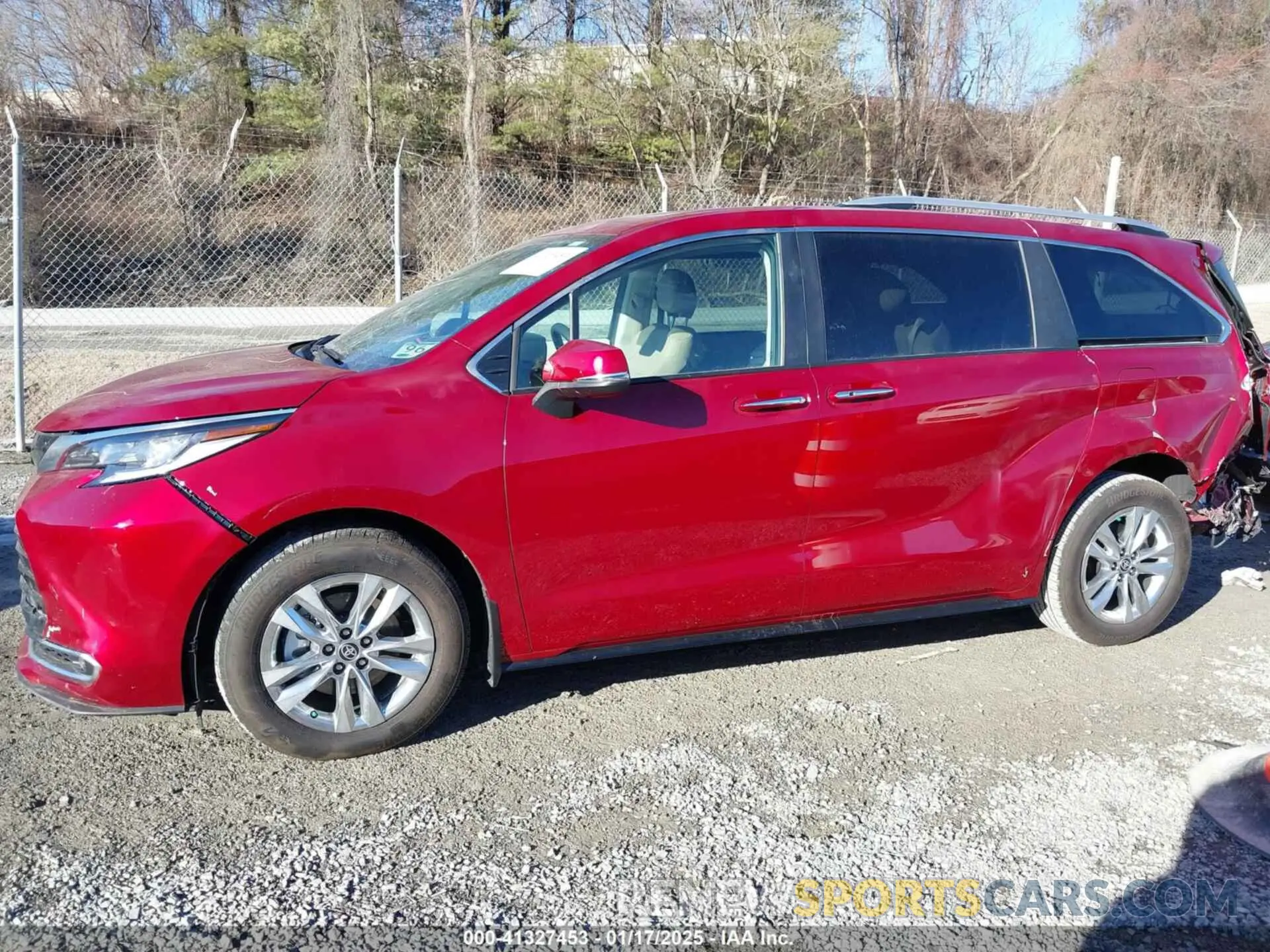 15 fotografías del automóvil dañado 5TDZRKEC7RS215946 TOYOTA SIENNA 2024