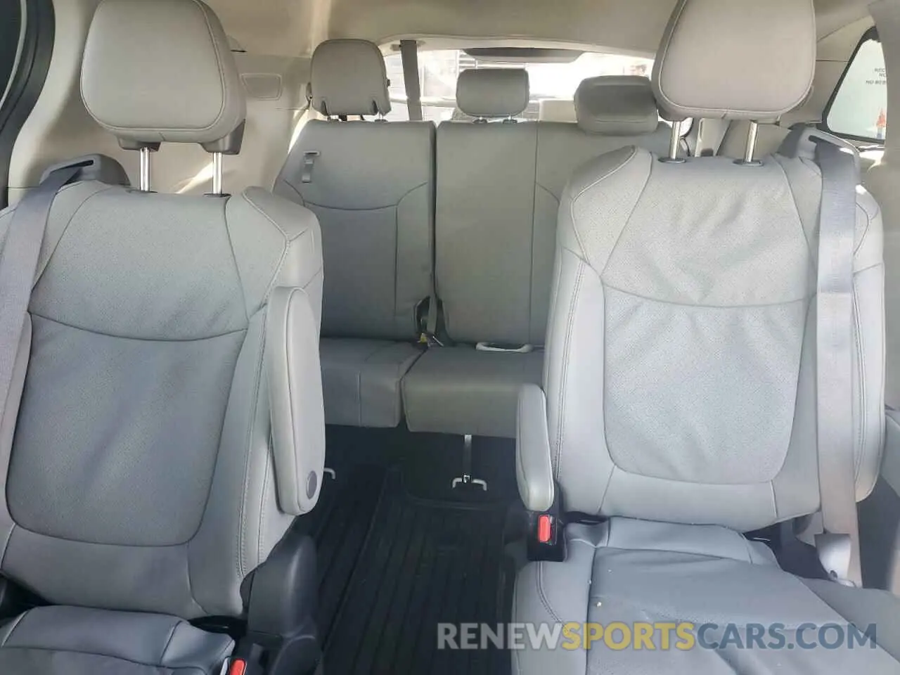 10 fotografías del automóvil dañado 5TDZRKEC8RS220640 TOYOTA SIENNA 2024