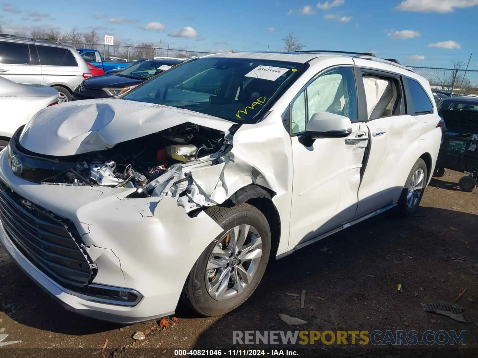 2 fotografías del automóvil dañado 5TDZSKFC0RS152806 TOYOTA SIENNA 2024