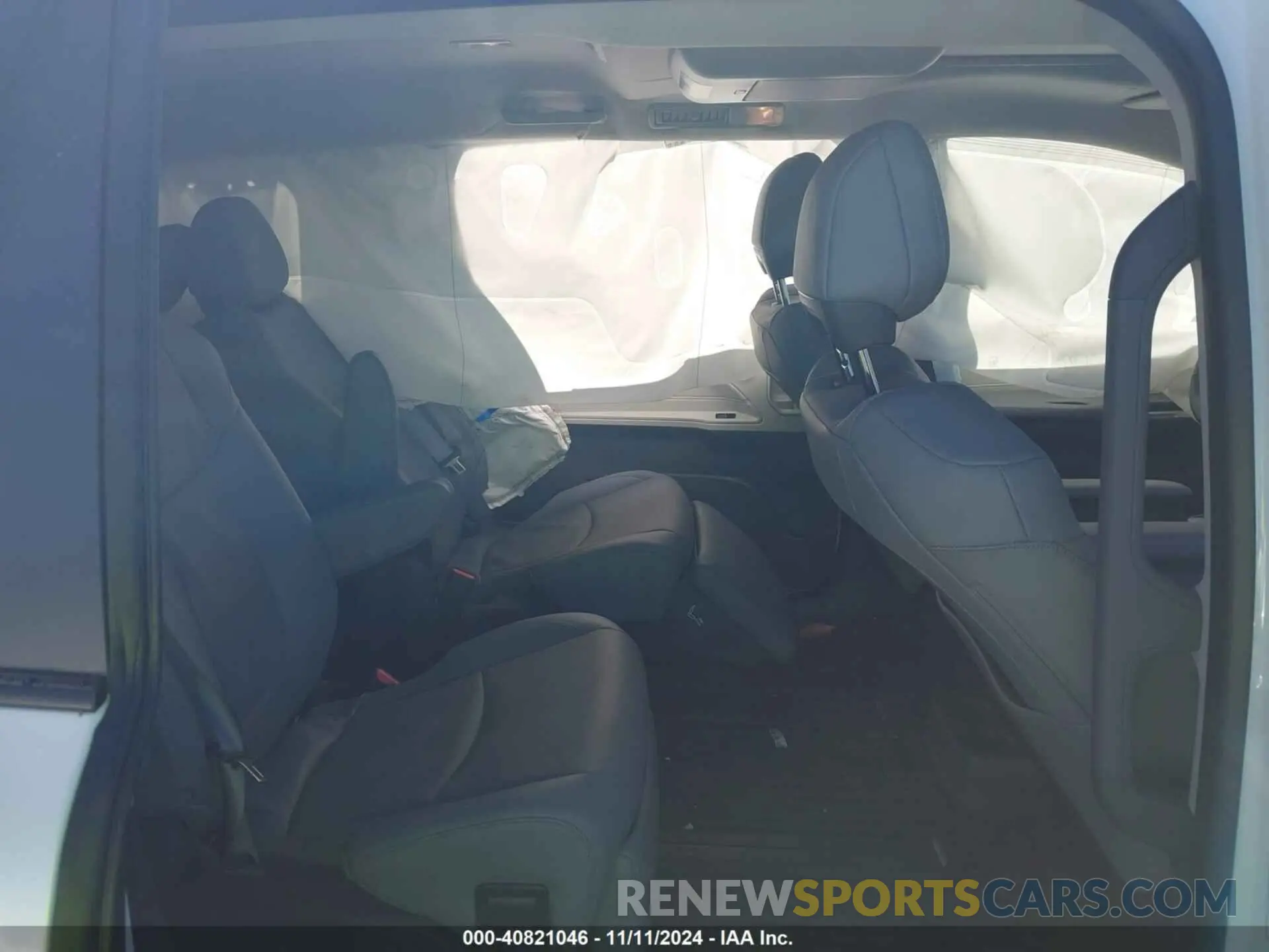 8 fotografías del automóvil dañado 5TDZSKFC0RS152806 TOYOTA SIENNA 2024