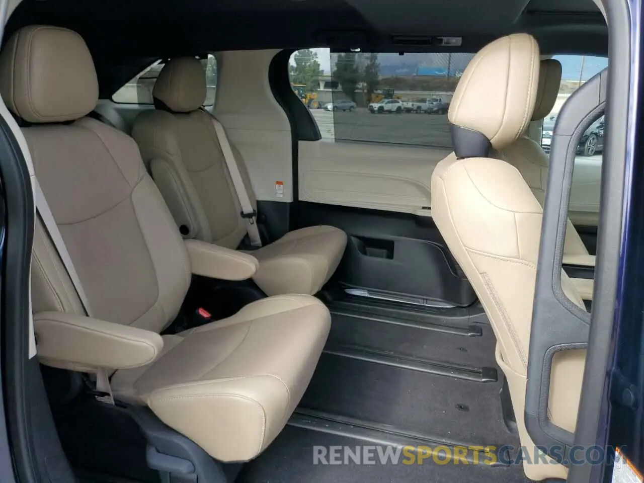 11 fotografías del automóvil dañado 5TDZSKFC2RS109116 TOYOTA SIENNA 2024