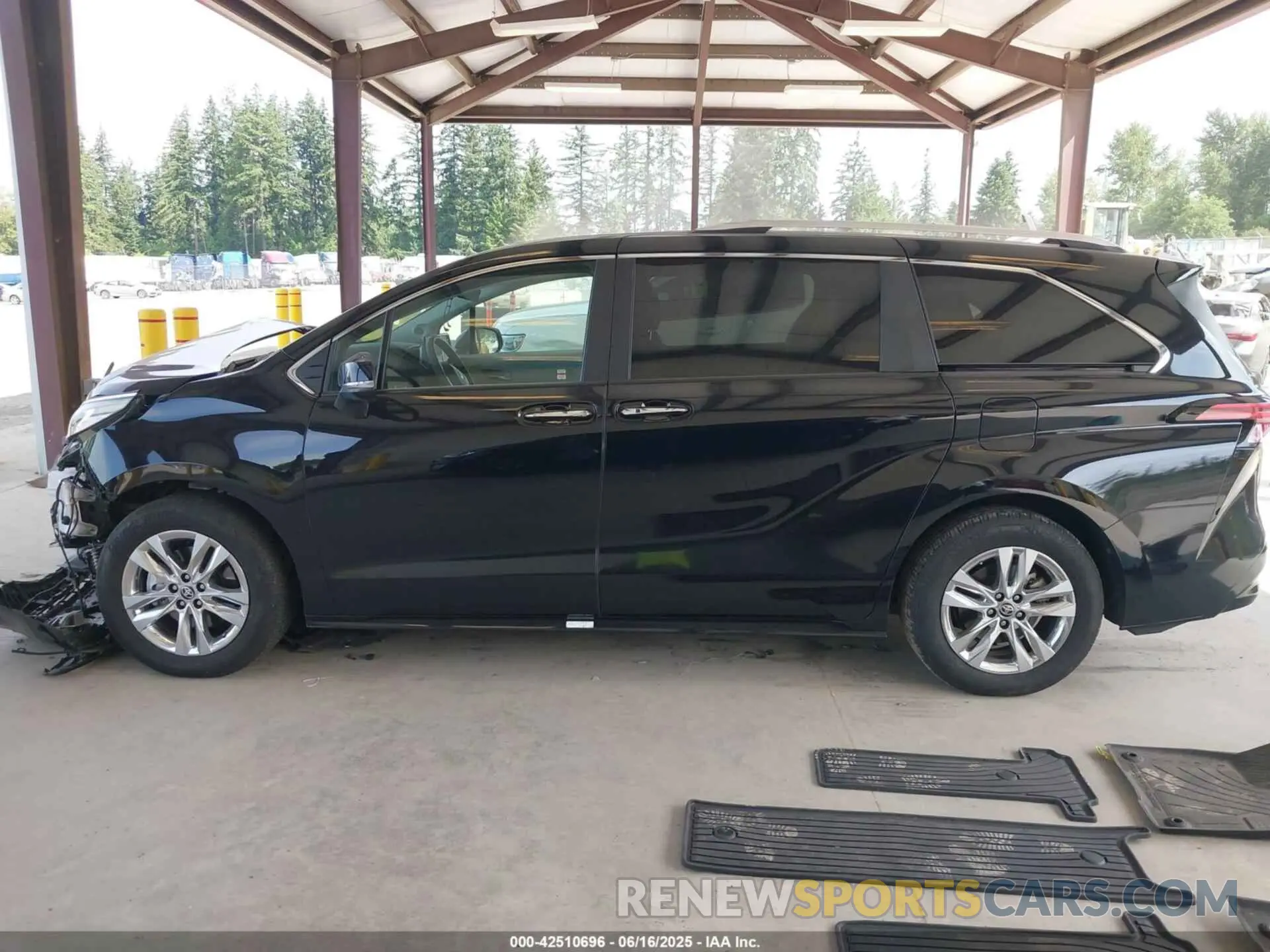 14 fotografías del automóvil dañado 5TDZSKFC2RS125364 TOYOTA SIENNA 2024
