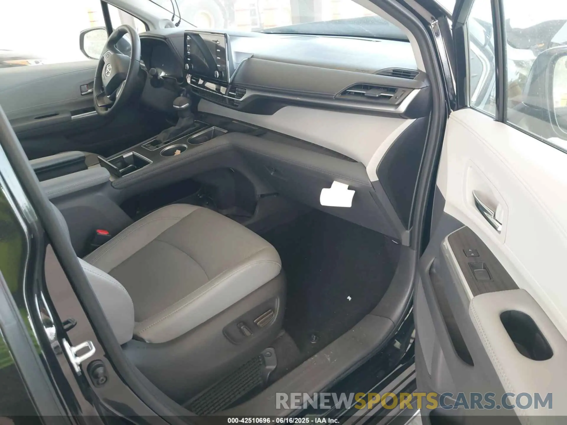 5 fotografías del automóvil dañado 5TDZSKFC2RS125364 TOYOTA SIENNA 2024