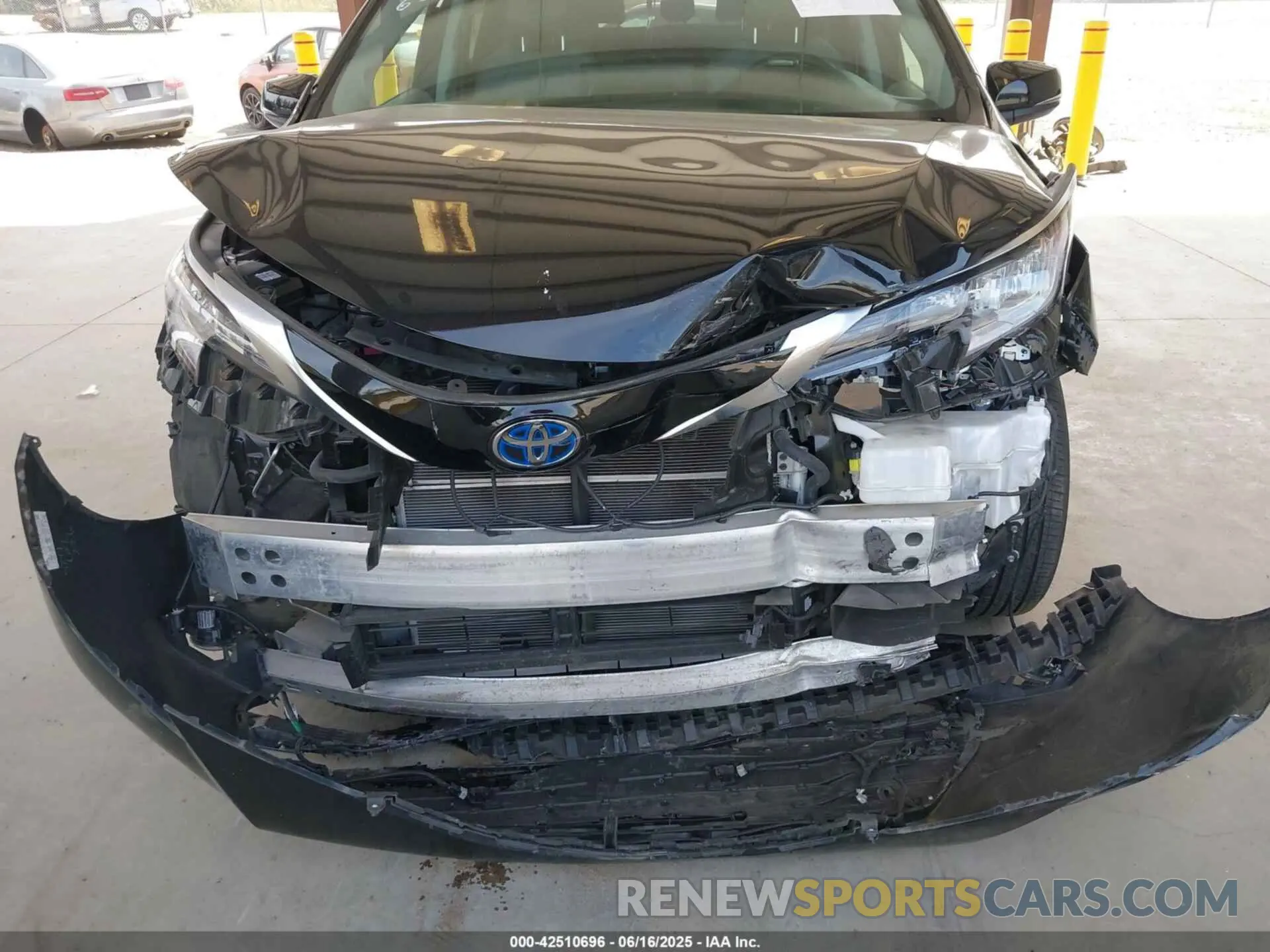 6 fotografías del automóvil dañado 5TDZSKFC2RS125364 TOYOTA SIENNA 2024