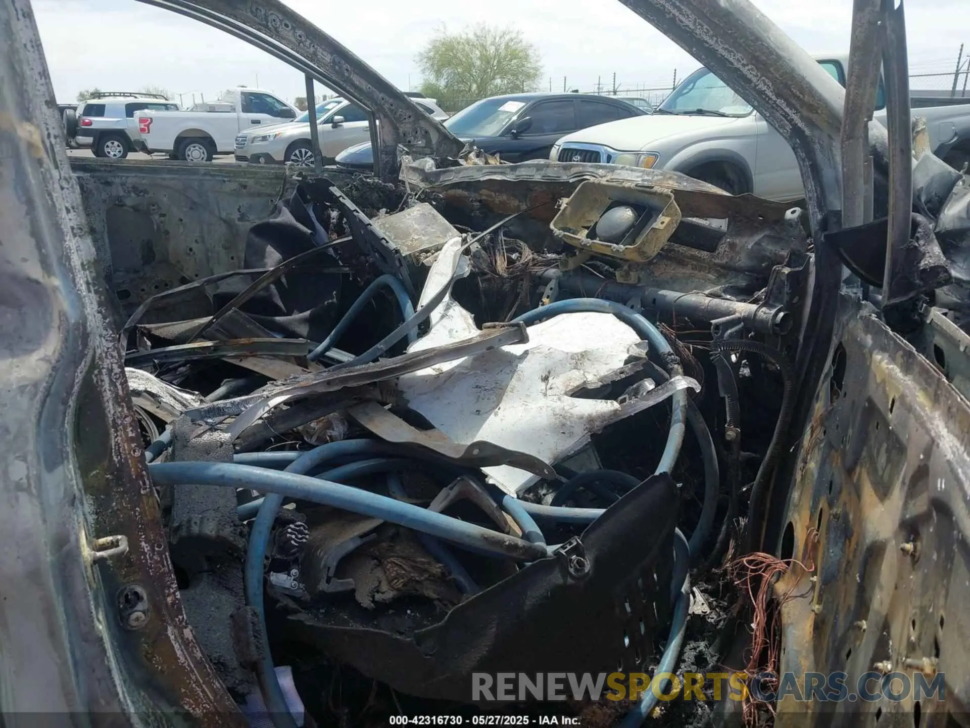 5 fotografías del automóvil dañado 5TDDRKEC7SS229054 TOYOTA SIENNA 2025