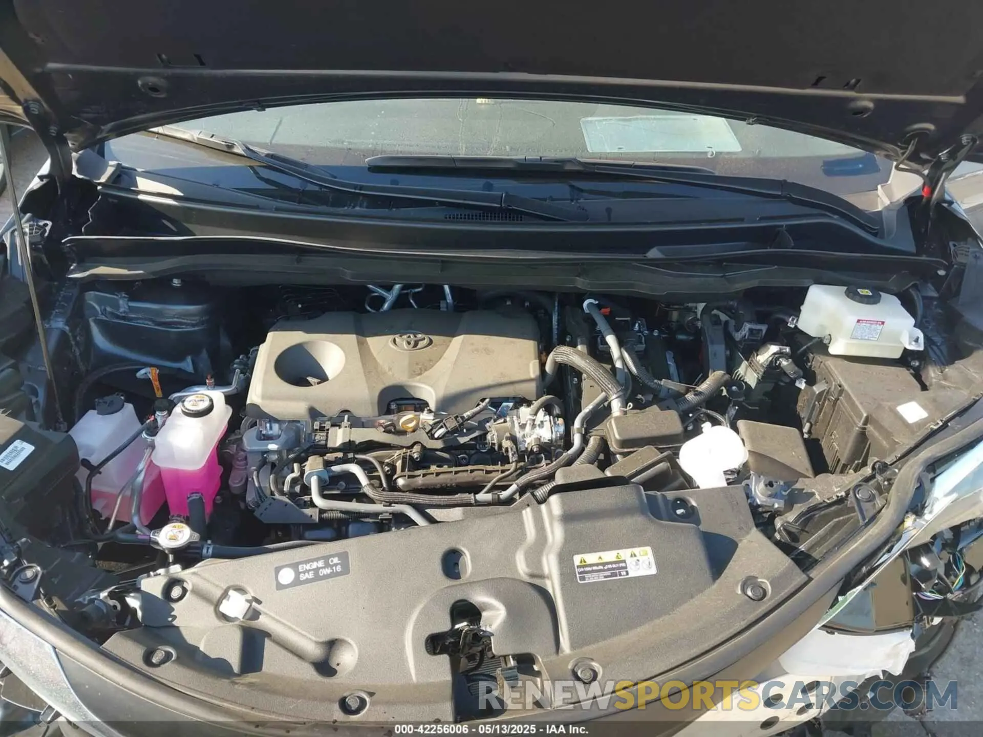 10 fotografías del automóvil dañado 5TDJRKEC0SS241548 TOYOTA SIENNA 2025