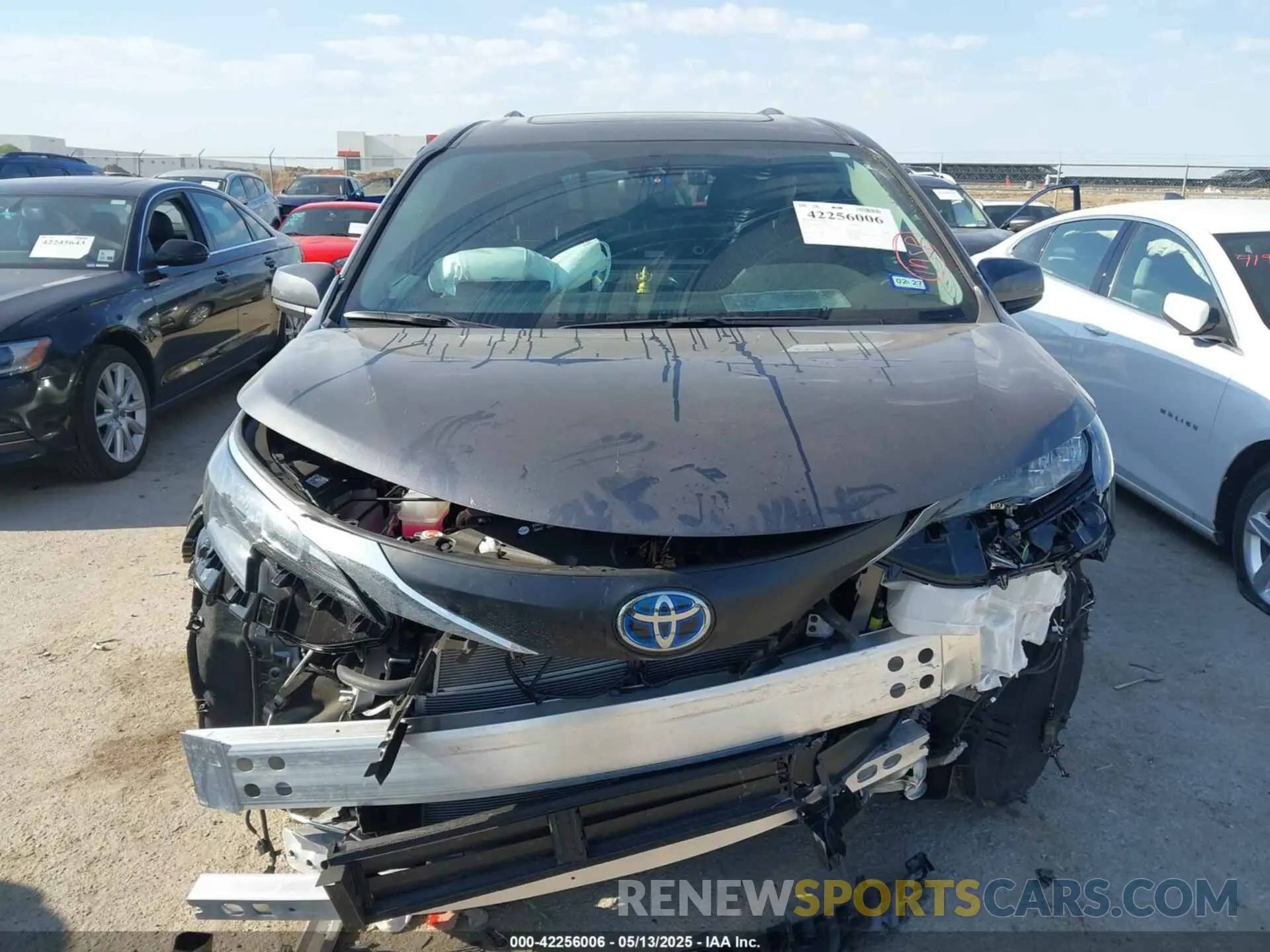 13 fotografías del automóvil dañado 5TDJRKEC0SS241548 TOYOTA SIENNA 2025