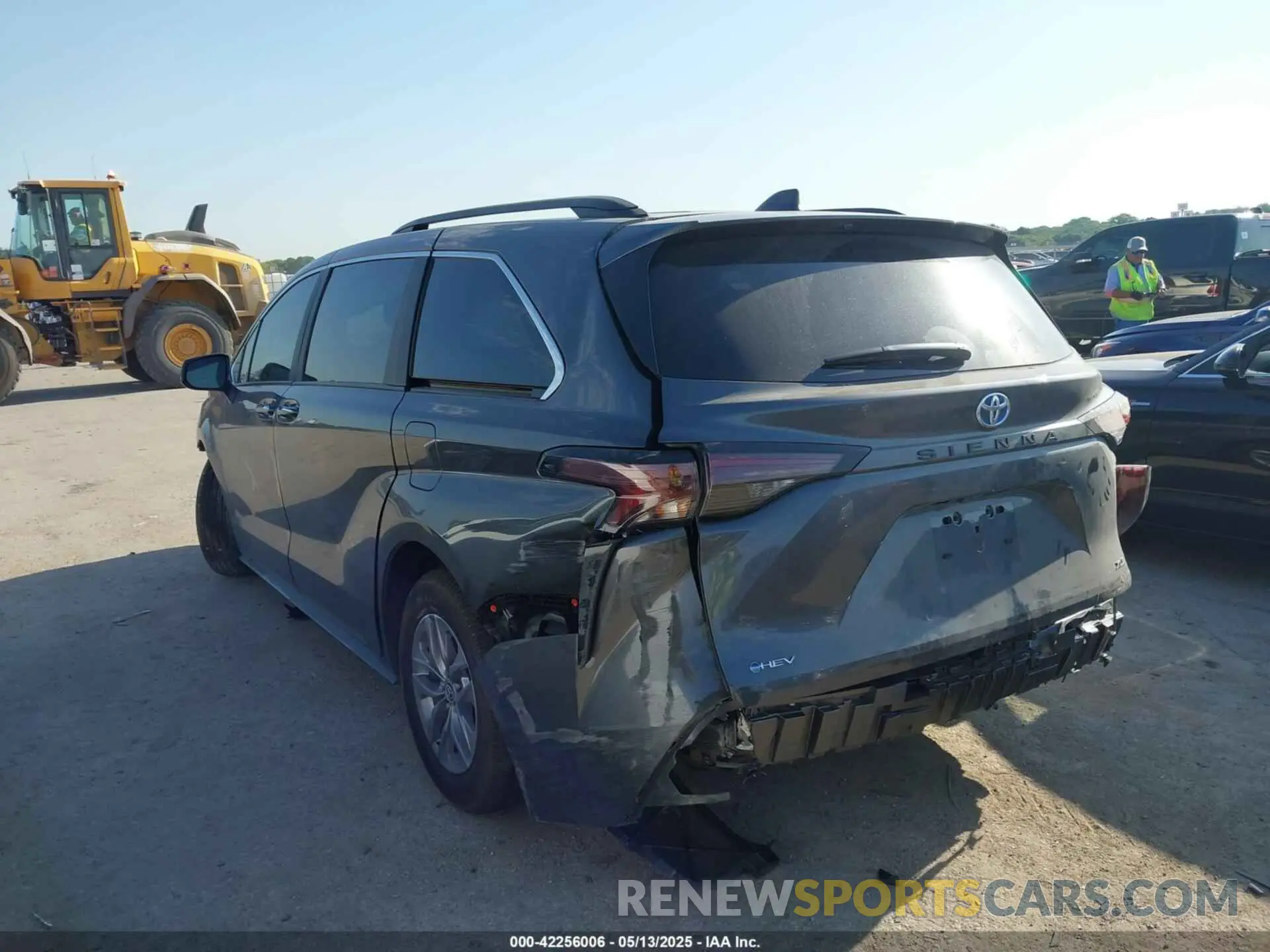 3 fotografías del automóvil dañado 5TDJRKEC0SS241548 TOYOTA SIENNA 2025