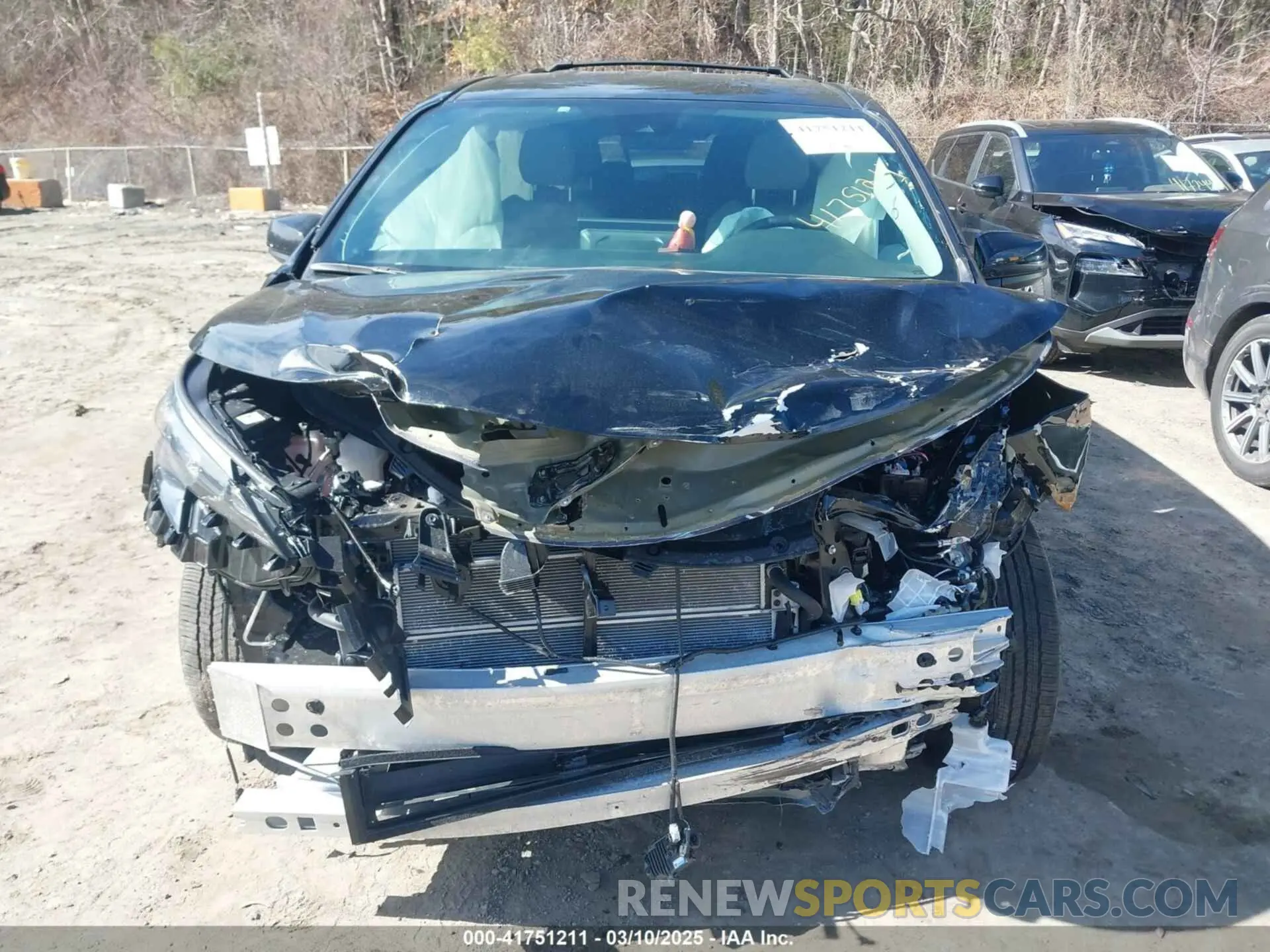 12 fotografías del automóvil dañado 5TDKSKFC2SS164981 TOYOTA SIENNA 2025