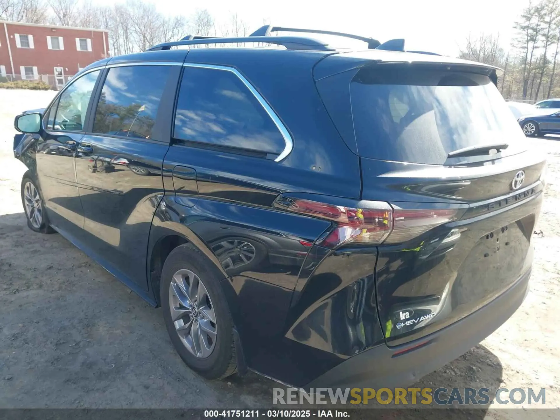 3 fotografías del automóvil dañado 5TDKSKFC2SS164981 TOYOTA SIENNA 2025