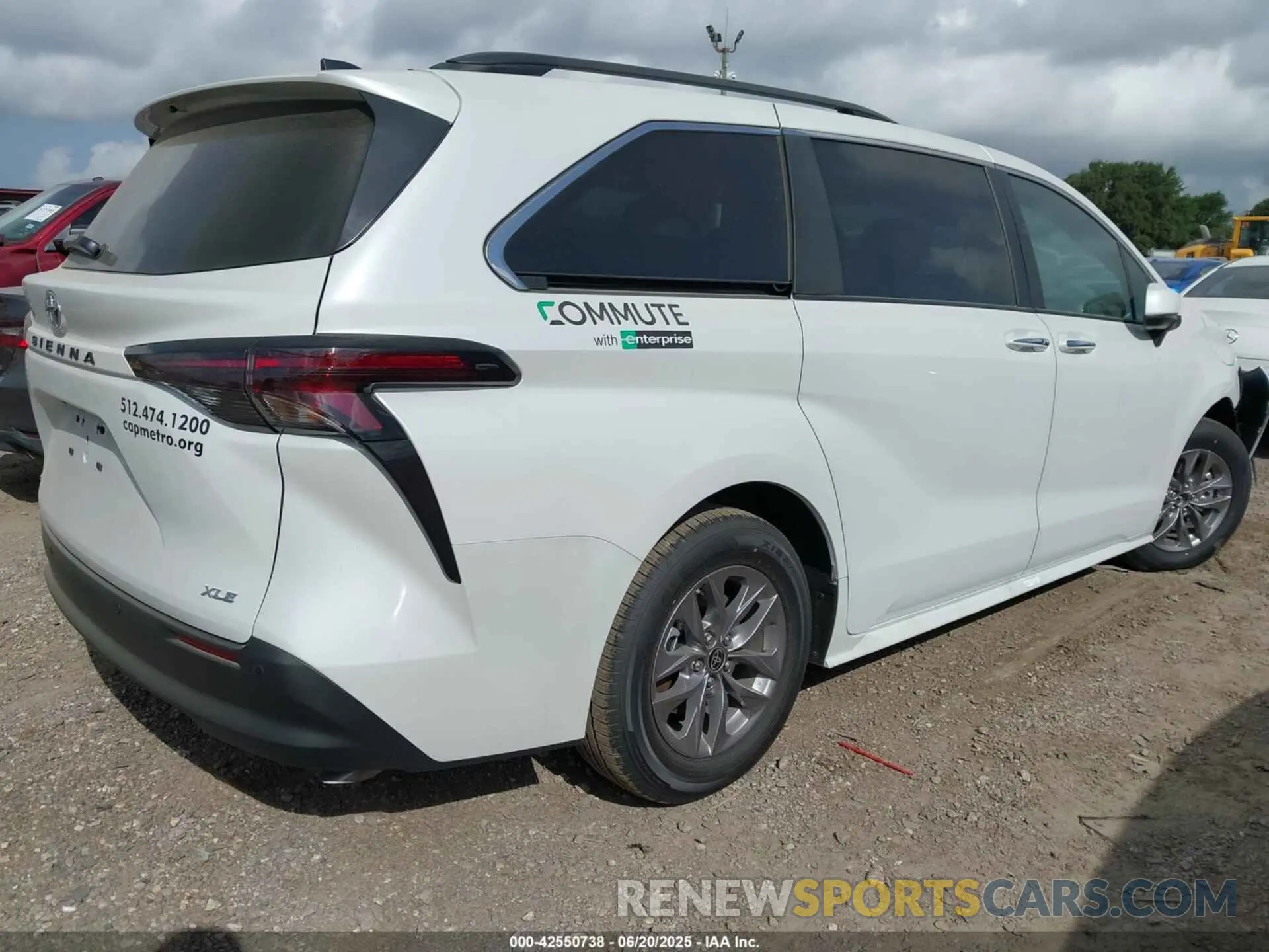 4 fotografías del automóvil dañado 5TDYRKEC9SS245676 TOYOTA SIENNA 2025