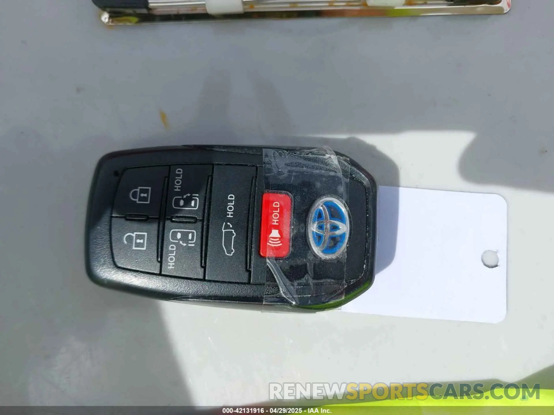 11 fotografías del automóvil dañado 5TDZRKEC9SS234407 TOYOTA SIENNA 2025
